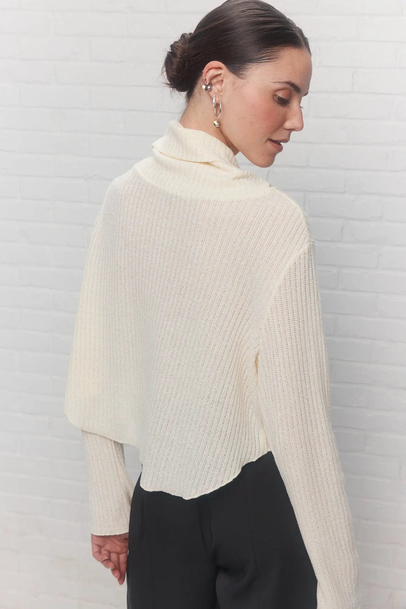 Chandail jaune pâle écourté manches longues | Saga JOELLE Collection
