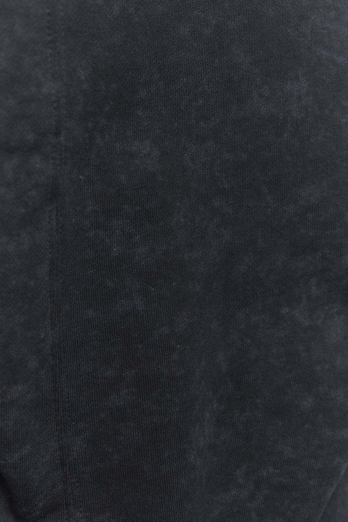 Chandail noir semi-ample encolure au dos dégagée | Stormey