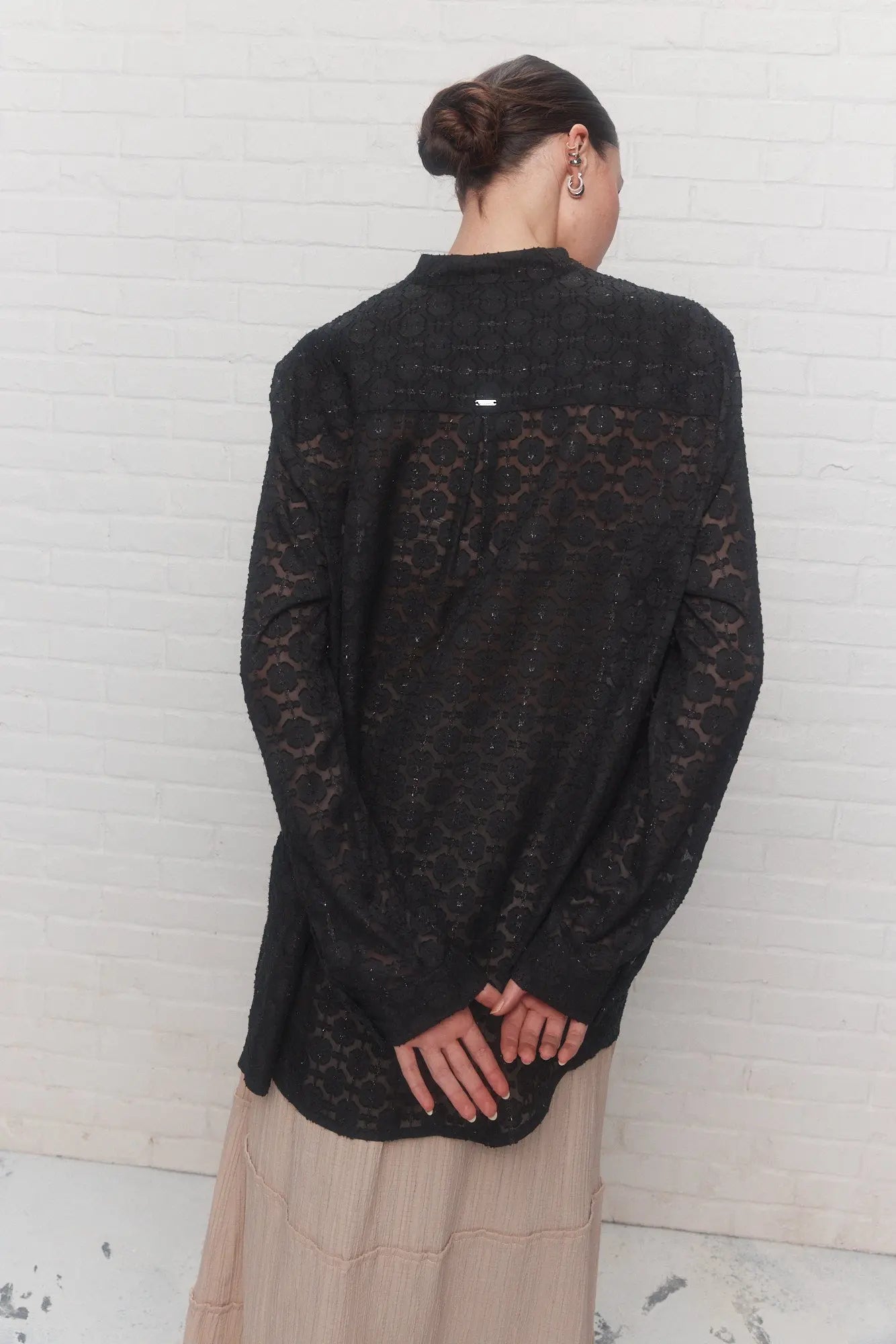 Chemise noire à col officier | Oakberry JOELLE Collection
