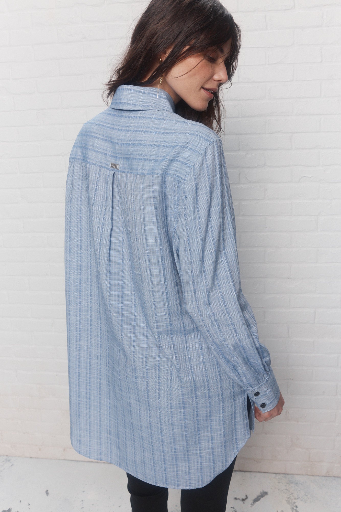 Long blue shirt with lined pattern | Douglas