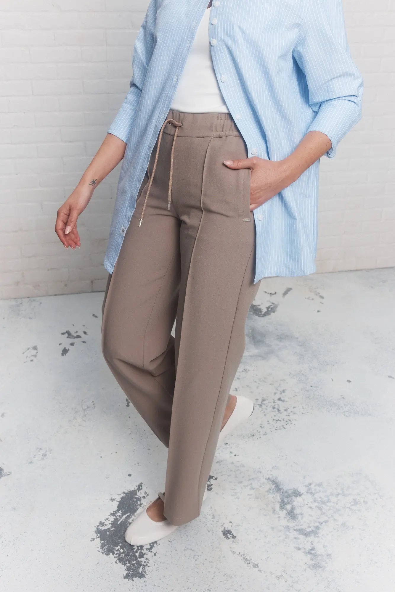 Taupe straight leg pants | Barlee