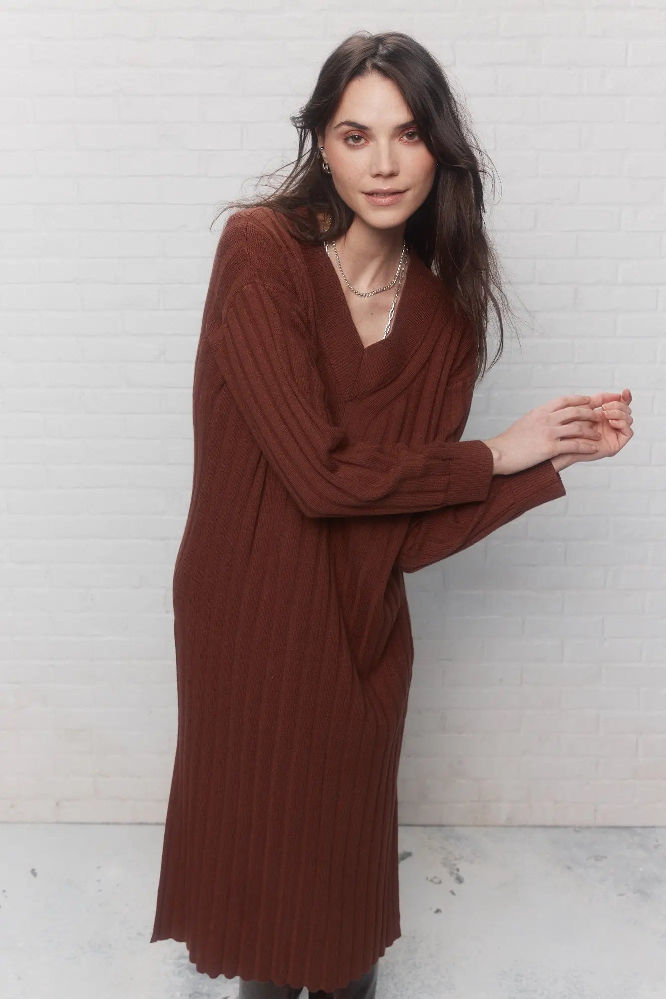 Robe longue marron en tricot | Arielle JOELLE Collection