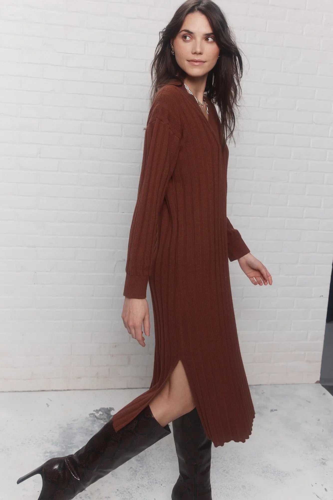 Robe longue marron en tricot | Arielle JOELLE Collection