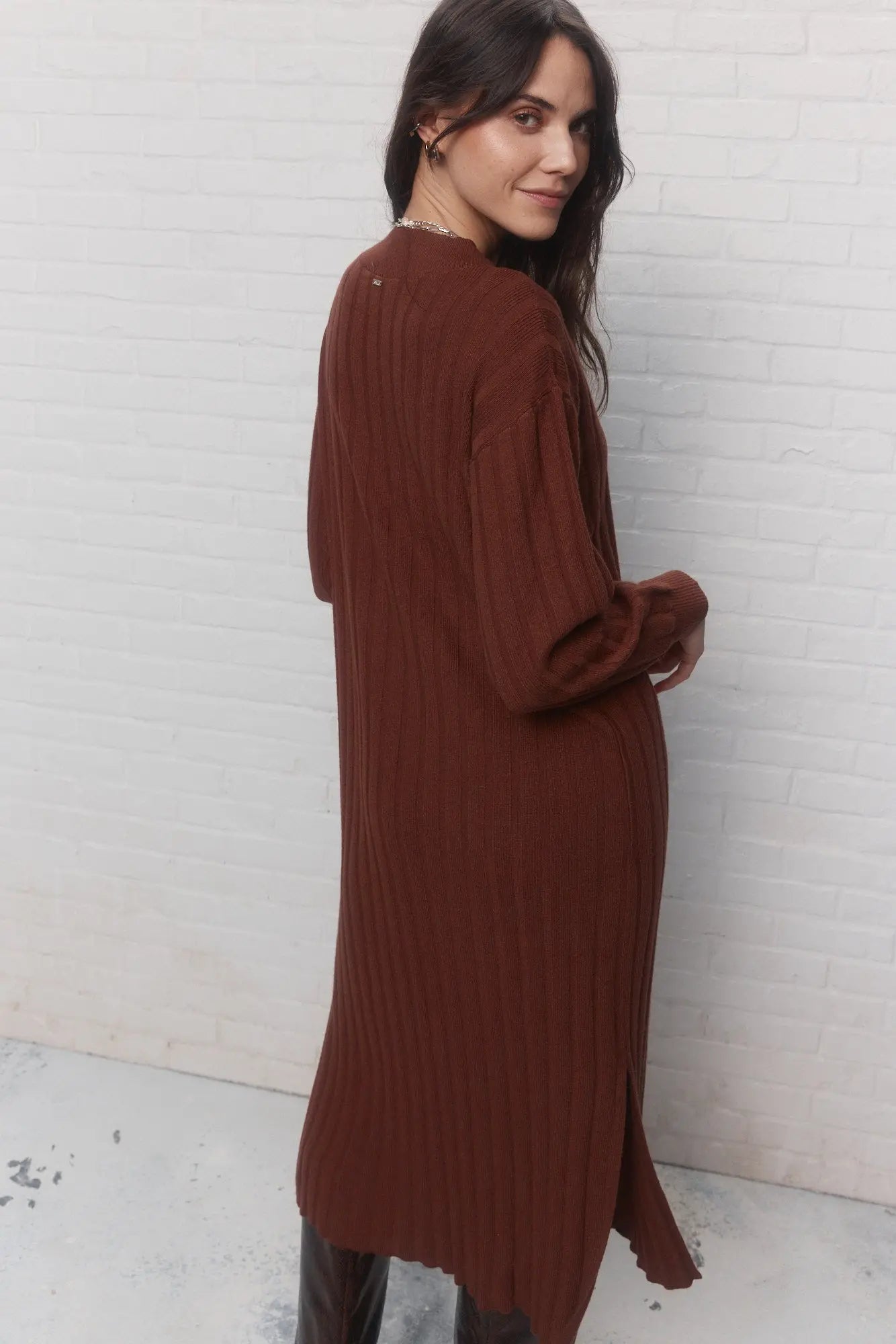 Robe longue marron en tricot | Arielle JOELLE Collection