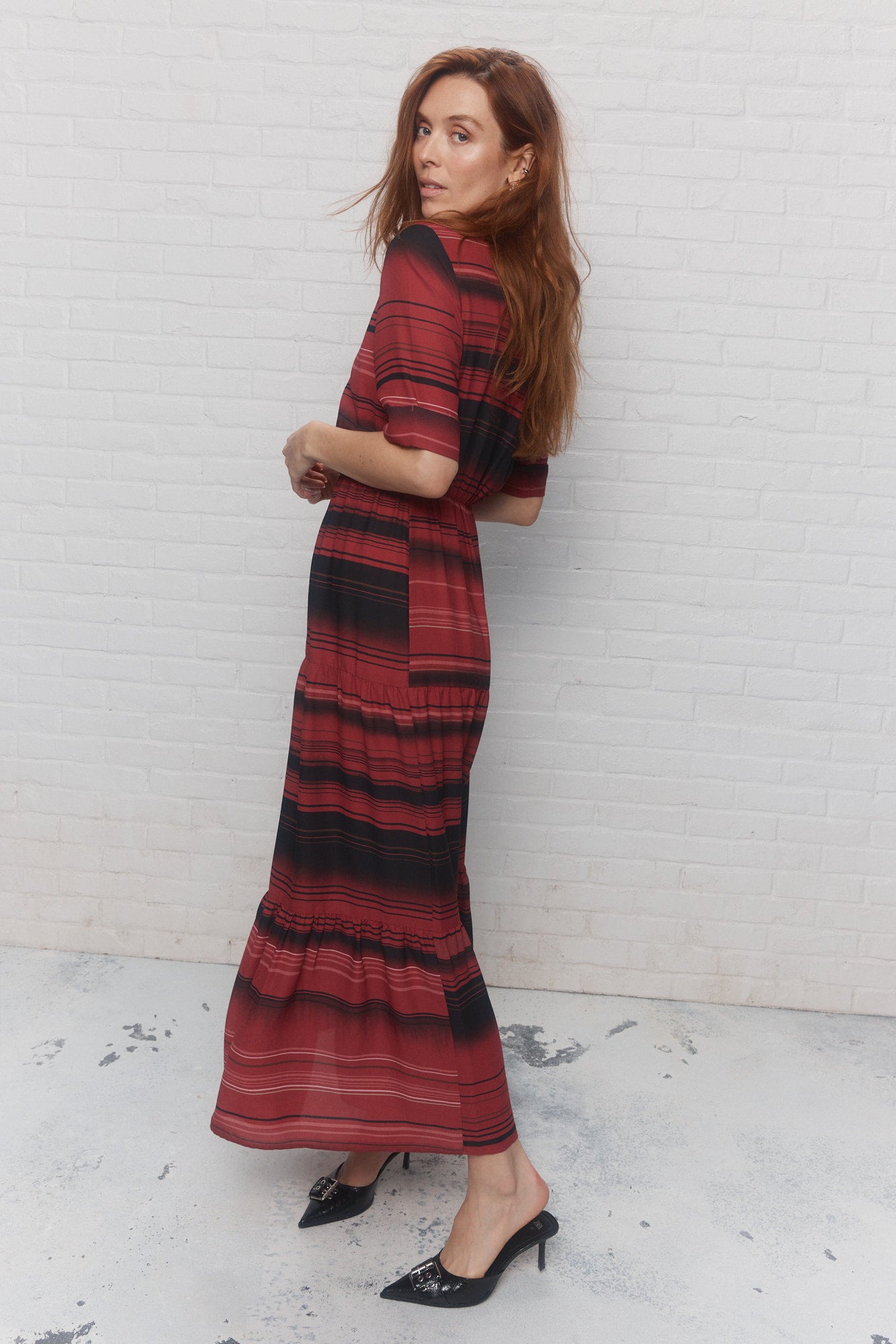 Long dress with black and pink striped pattern | Kennedy