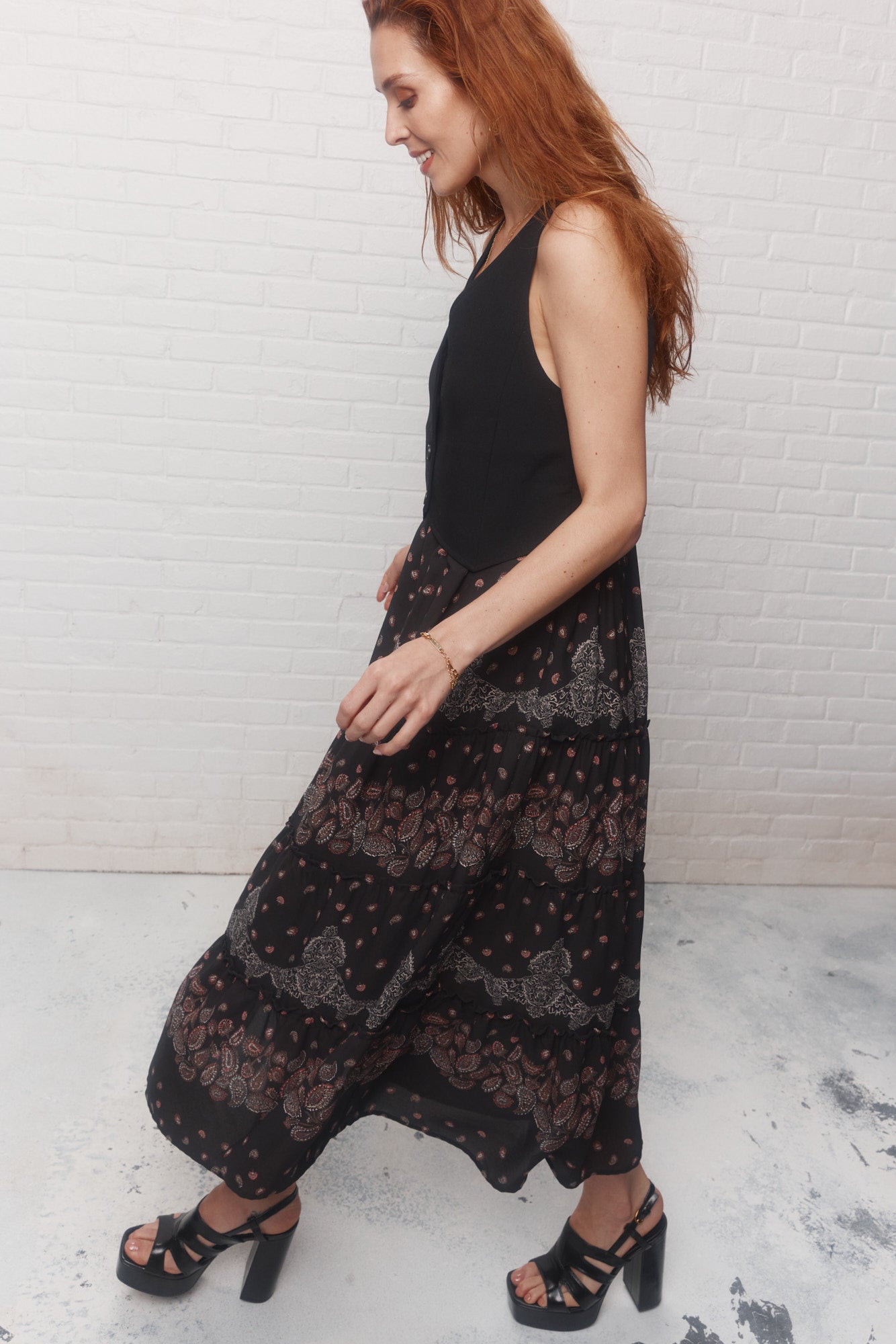Long black sleeveless dress | Chelsea
