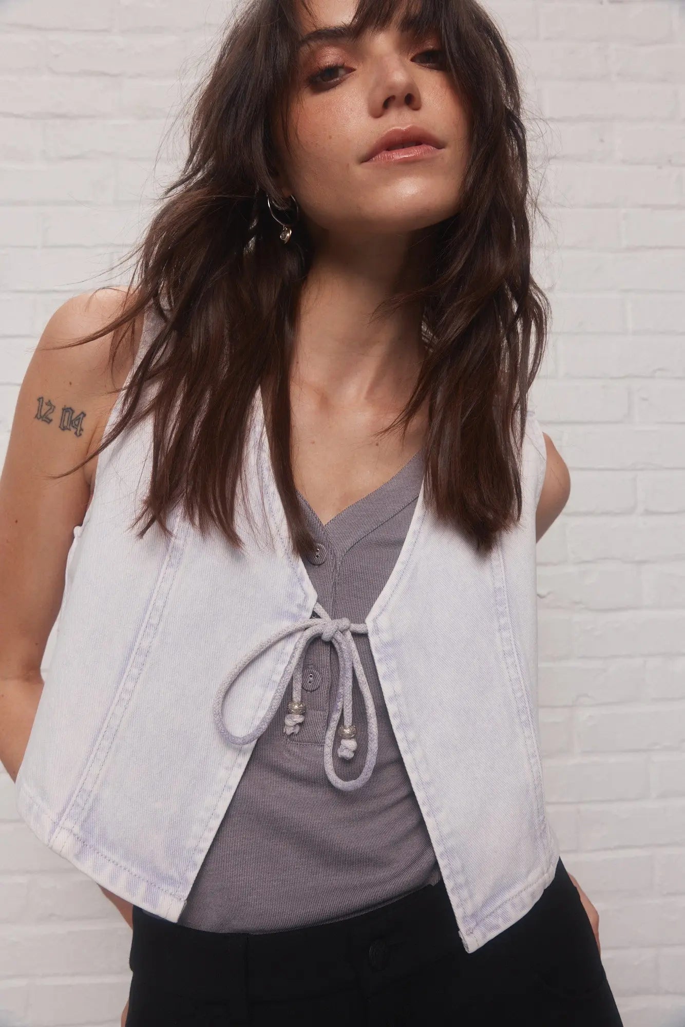 Veste courte en jeans lilas sans manches pour femme Kezia JOELLE Collection