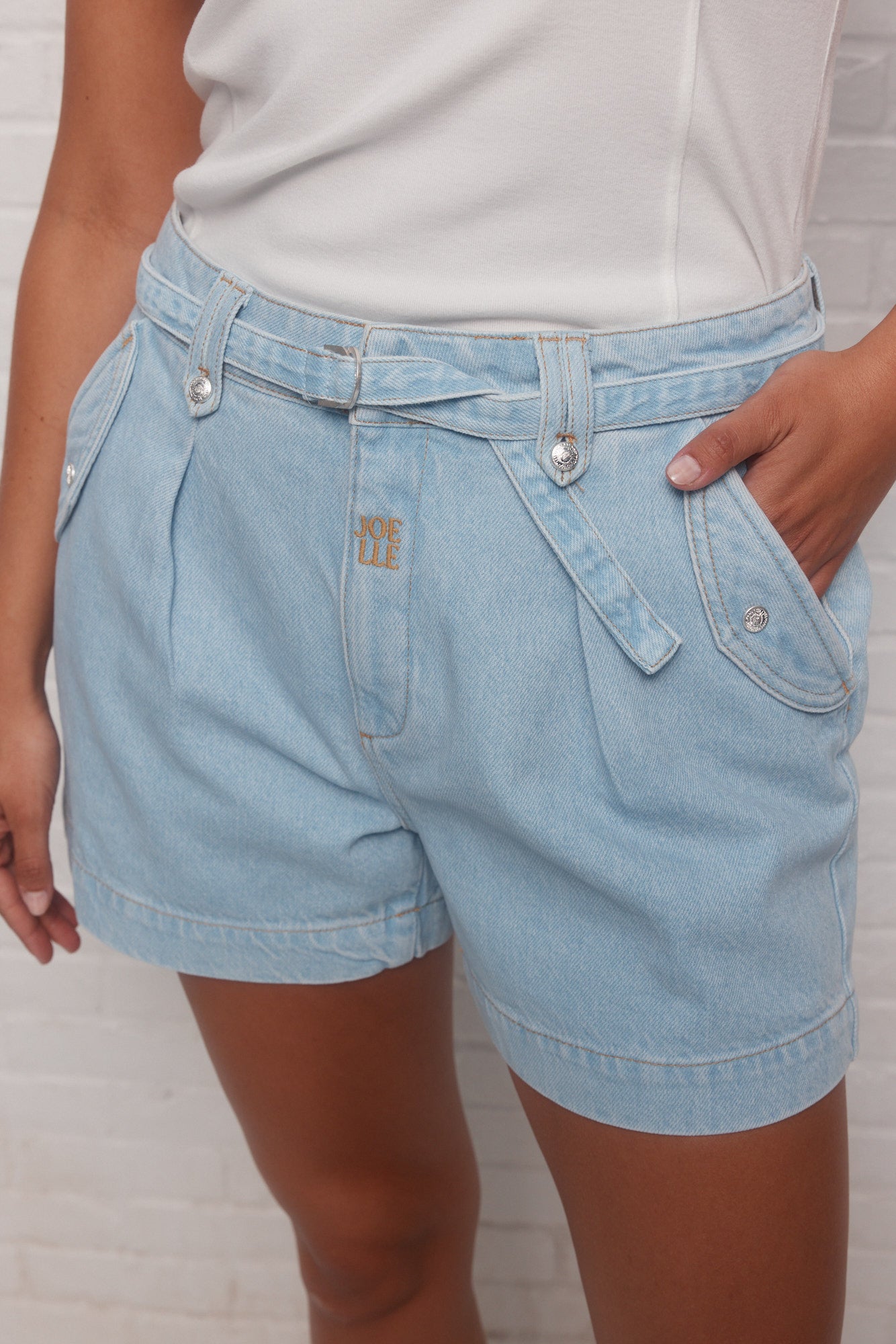 Short en jeans bleu délavé | Sara JOELLE Collection