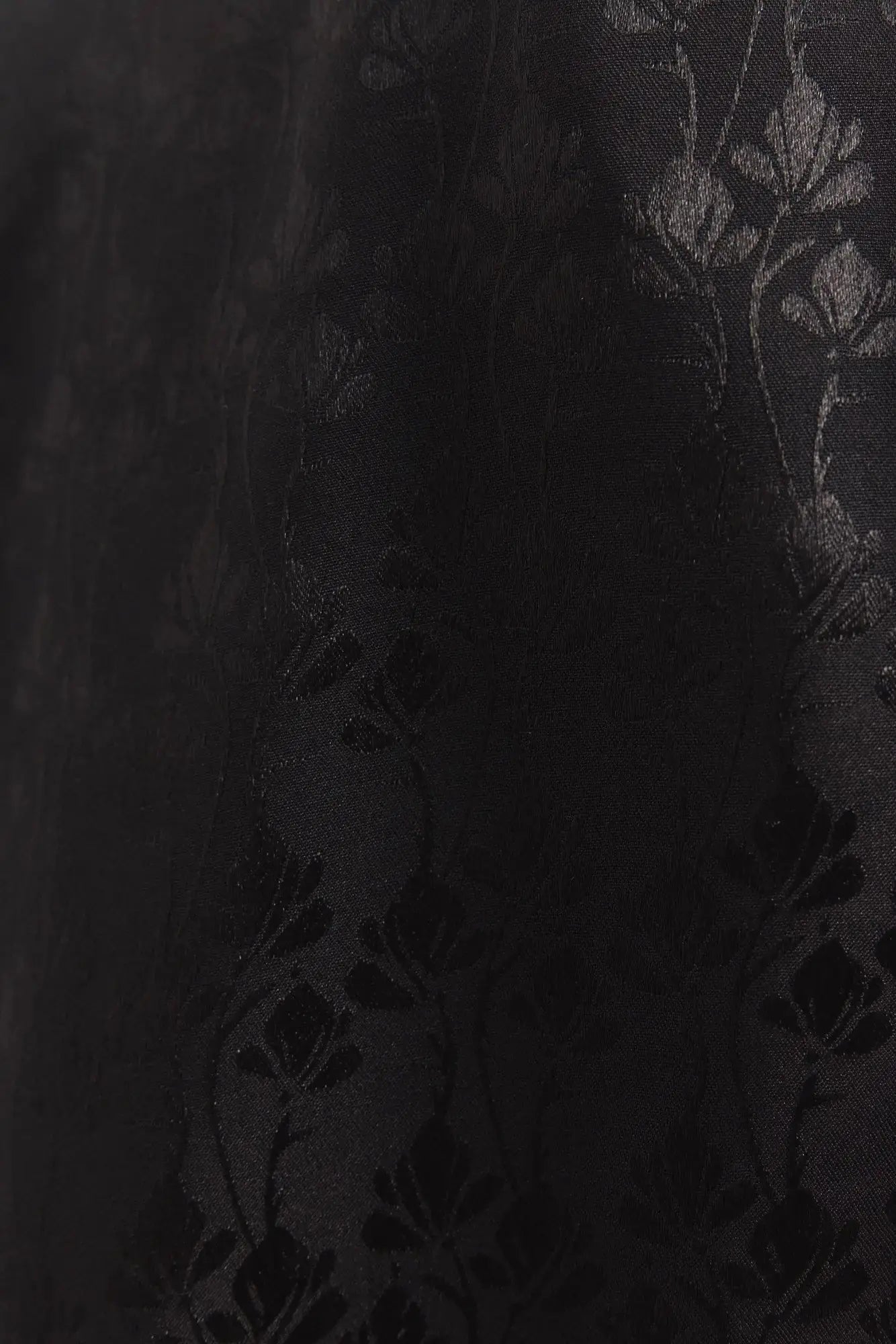 Robe noire à motifs floraux | Flyline JOELLE Collection