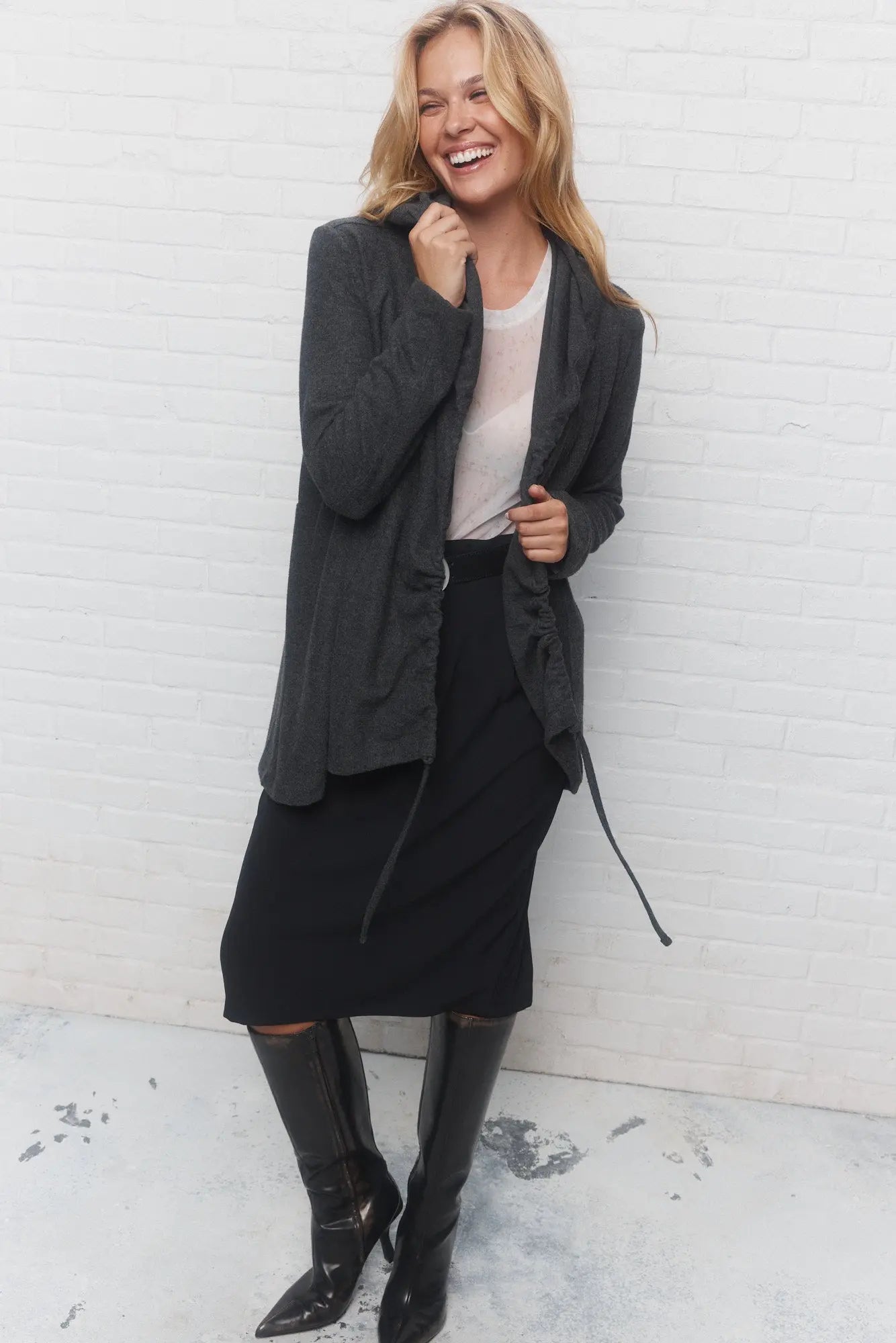 Zane | Veste à capuchon gris foncé JOELLE Collection