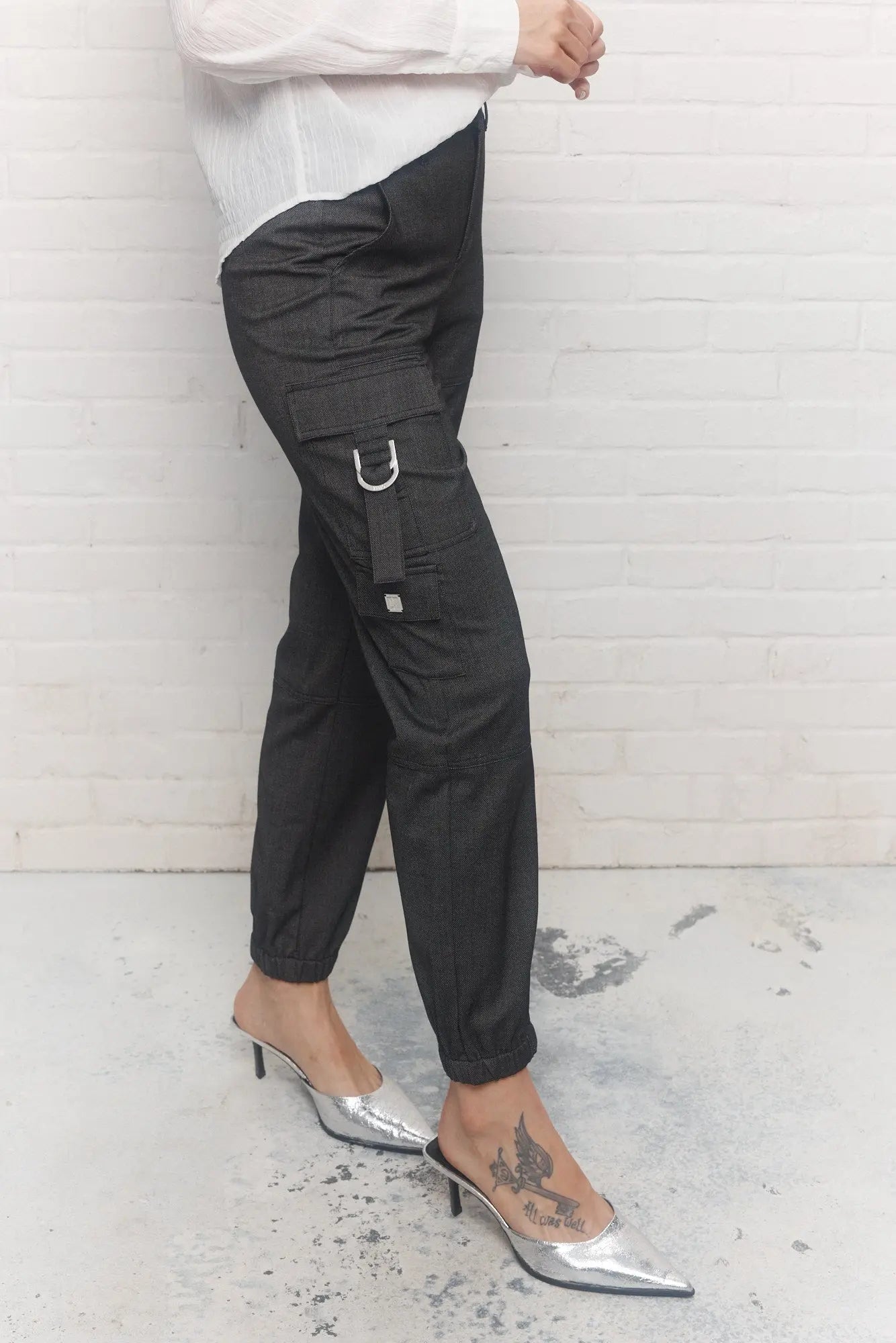 Pantalon noir-gris cargo | Daphne JOELLE Collection