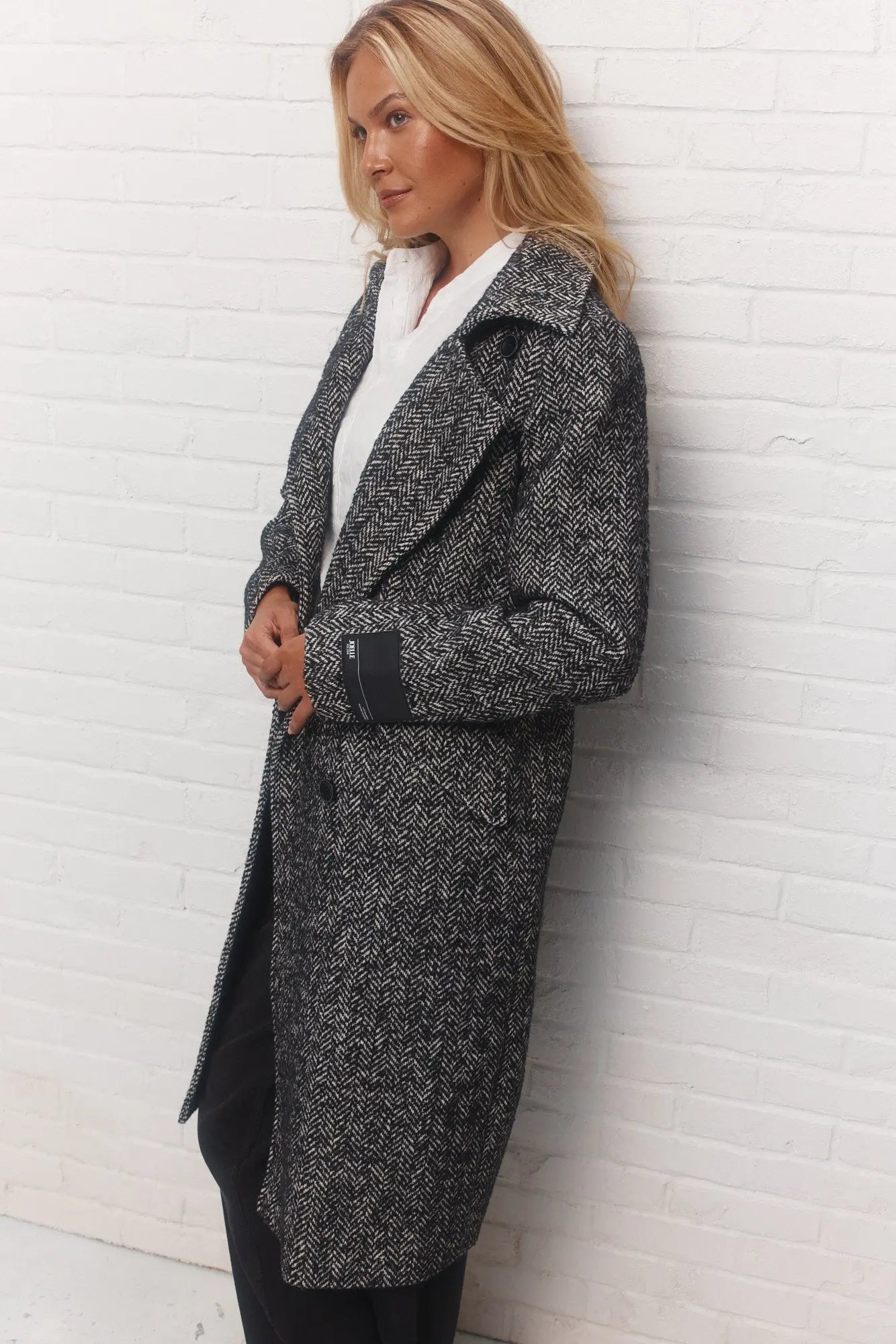 Manteau blanc et noir | Irene JOELLE Collection