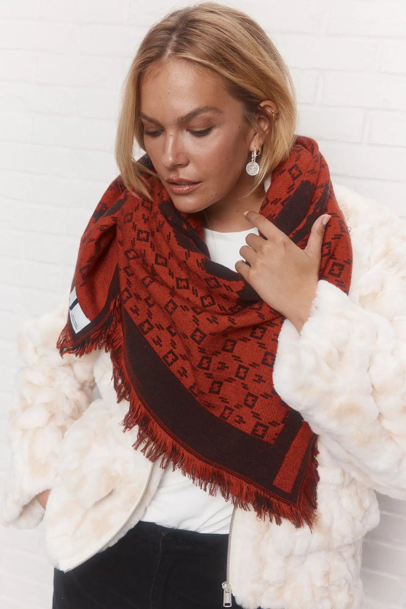 Foulard rouge | Talia JOELLE Collection