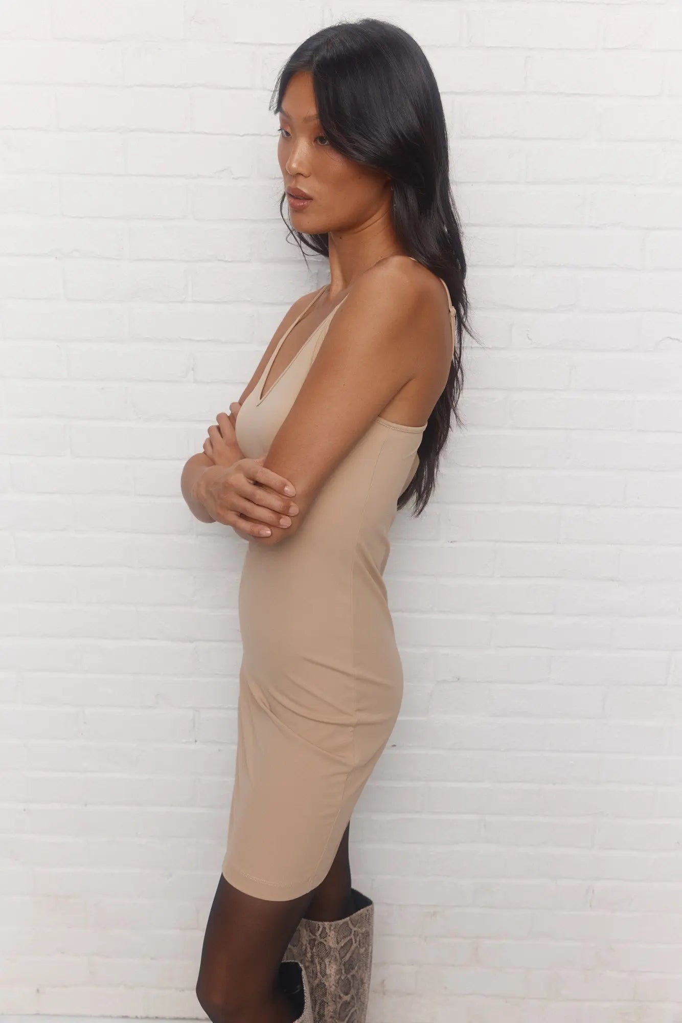 Robe nuisette beige à bretelles fines | Daniella JOELLE Collection