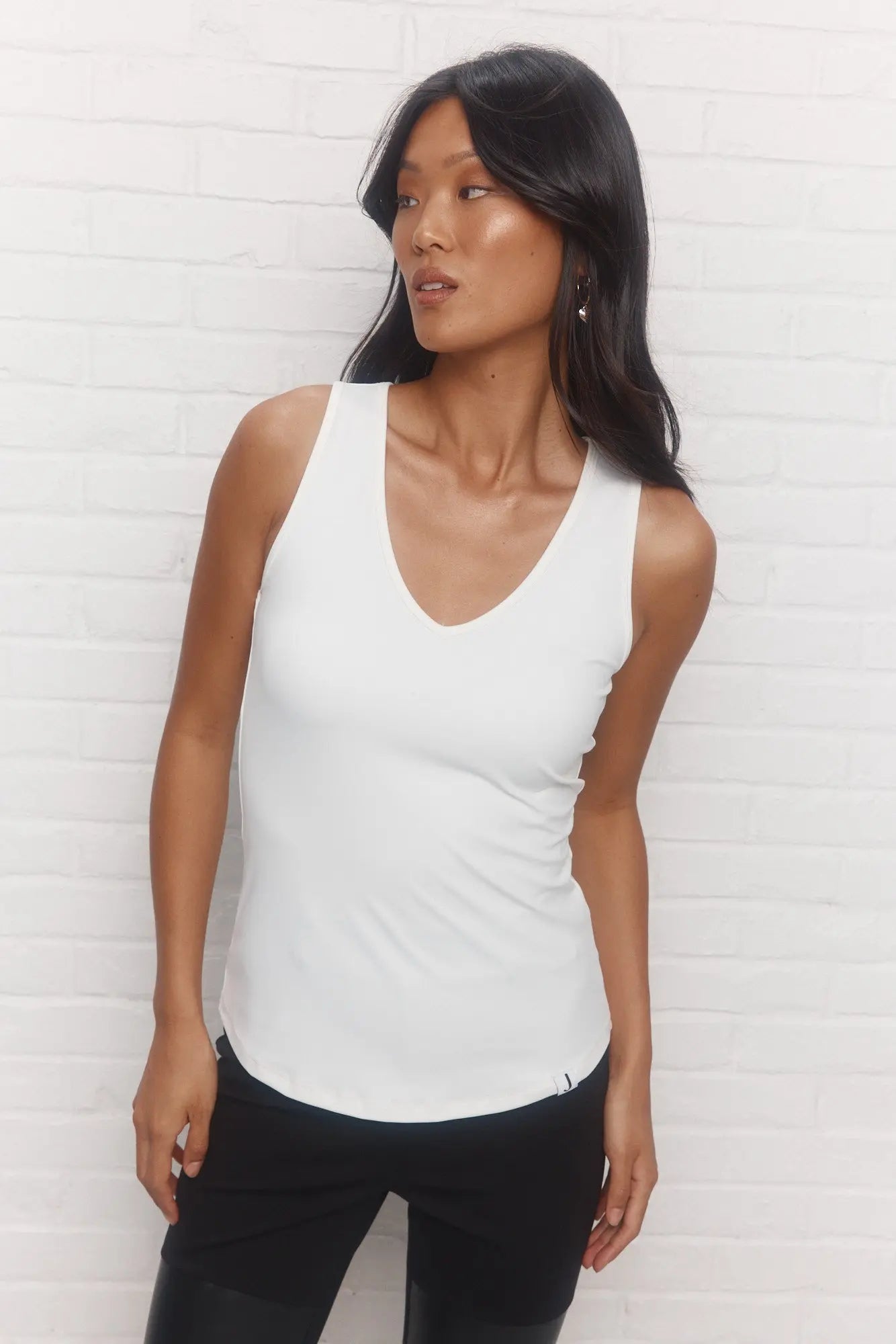 Camisole coconut milk encolure en V | Lory JOELLE Collection