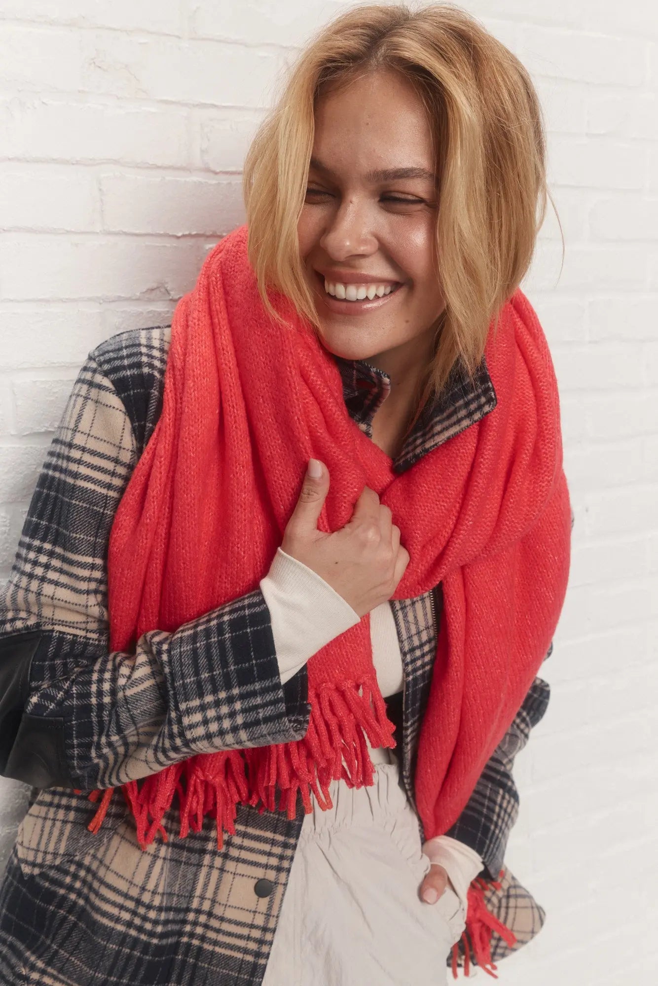 Foulard rouge à franges | Zenovia JOELLE Collection