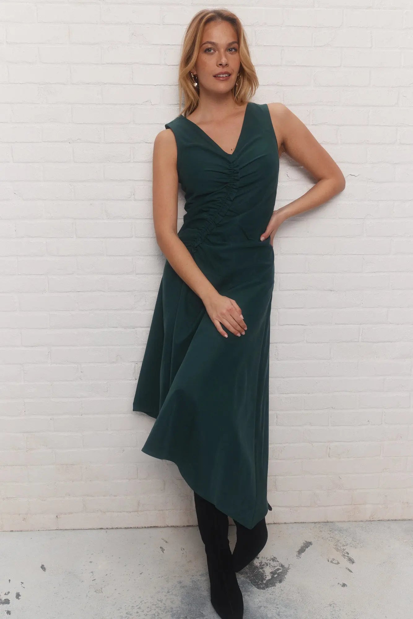 Robe longue asymétrique vert foncé | Rata JOELLE Collection