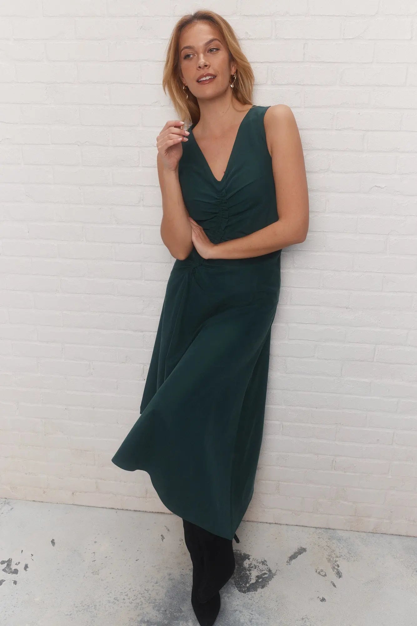 Robe longue asymétrique vert foncé | Rata JOELLE Collection