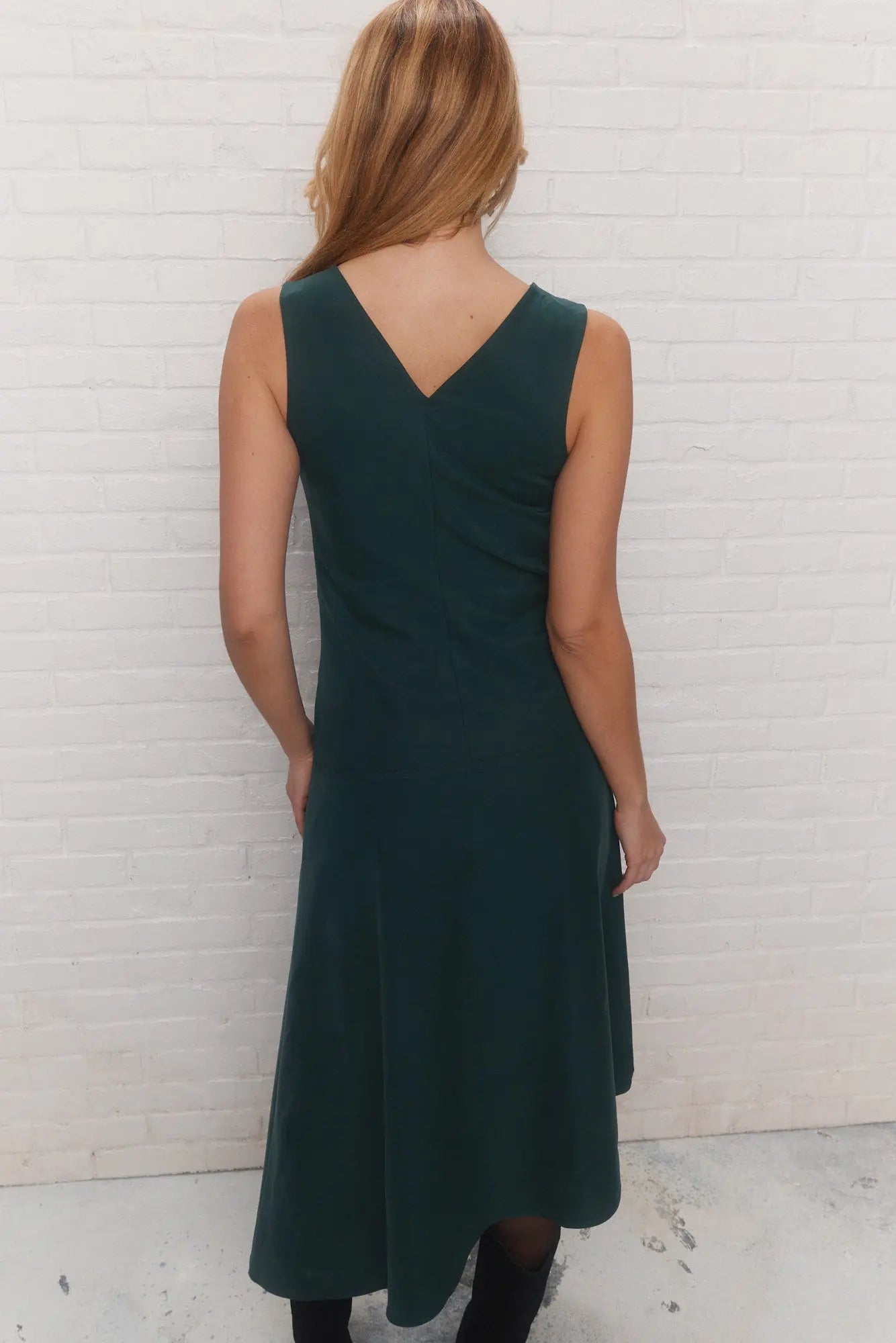 Robe longue asymétrique vert foncé | Rata JOELLE Collection