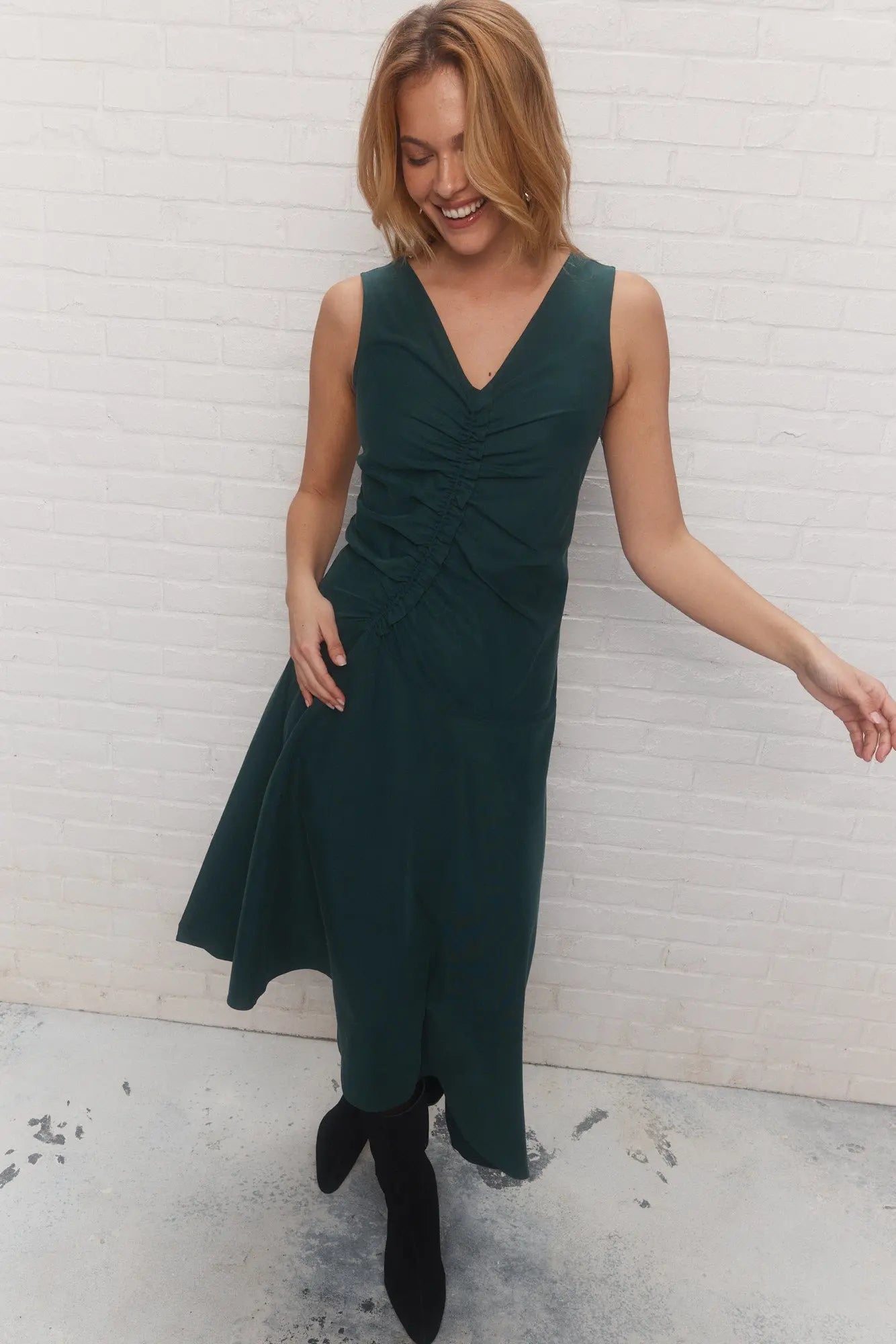 Robe longue asymétrique vert foncé | Rata JOELLE Collection