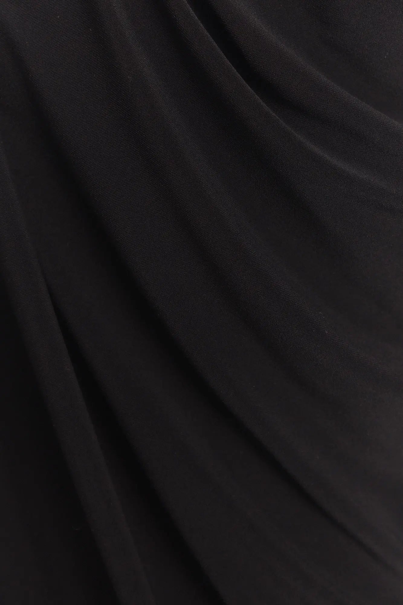 Legacy Noir JOELLE Collection