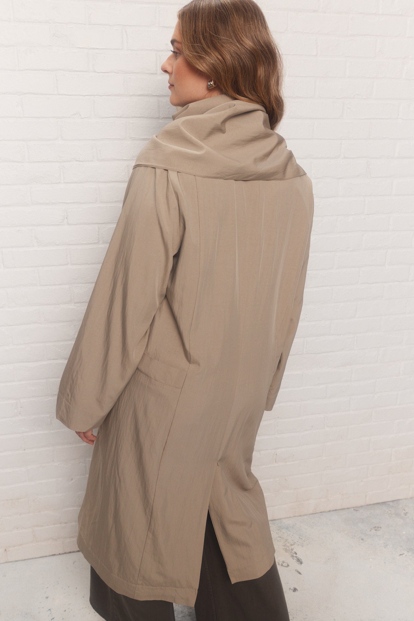 Flench | Veste beige avec foulard intégré