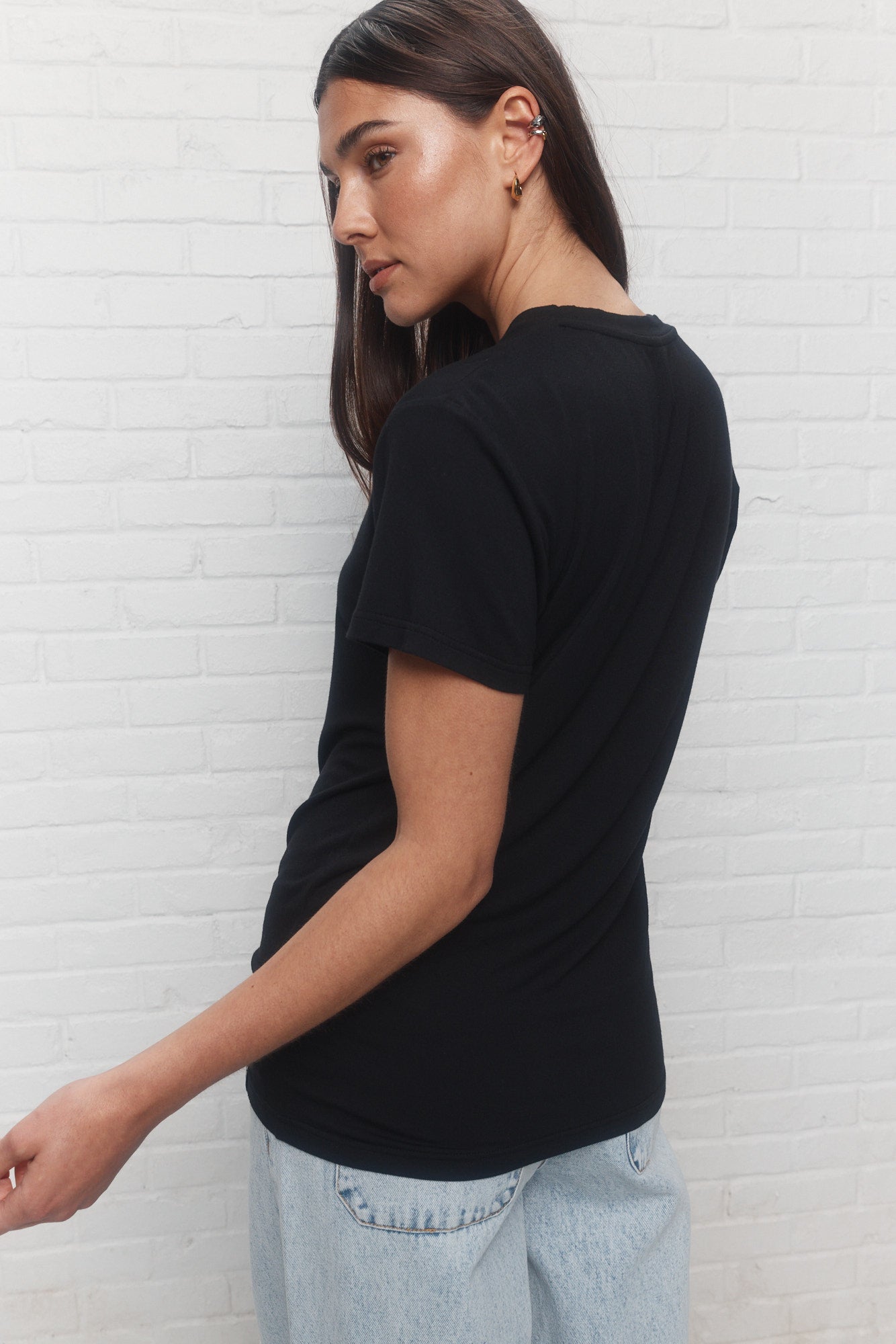 Samie | Black T-shirt