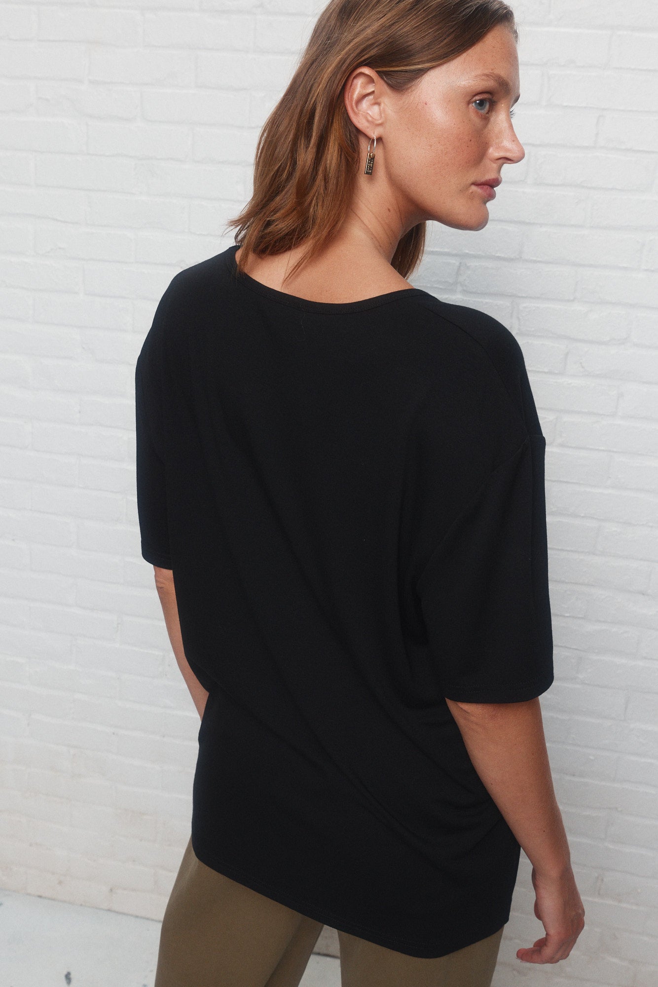 Noemie | Black V-neck t-shirt