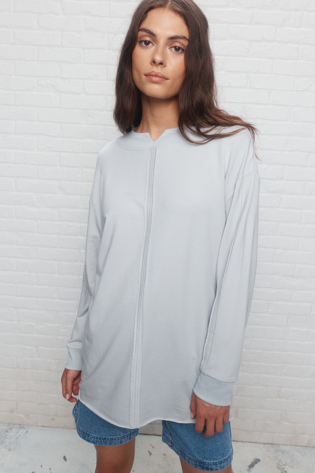 Leah | Chandail gris décontracté