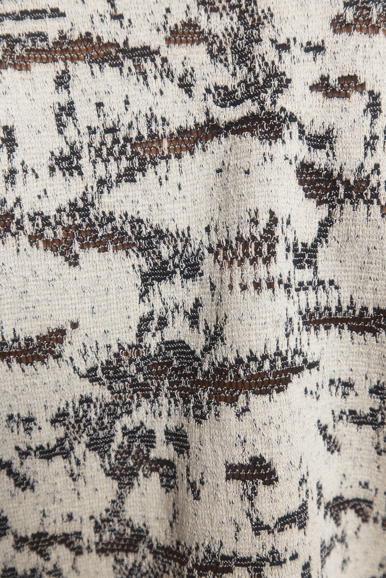 Brouah | Chandail crème à motif et foulard intégré