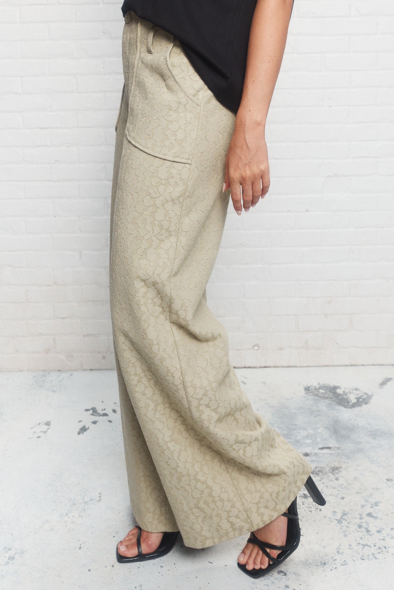 Widy | Pantalon vert pâle en dentelle