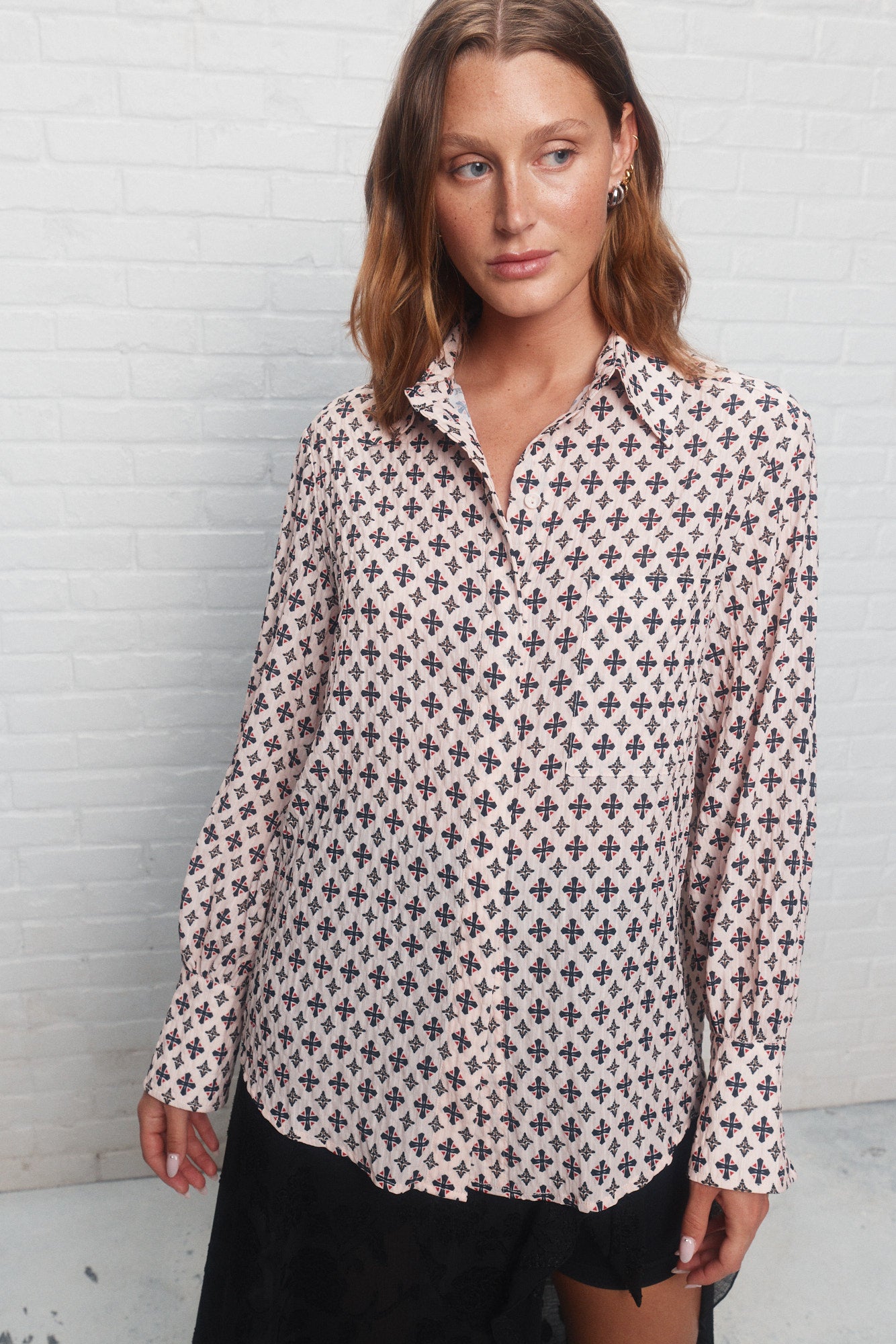 Selena | Chemise rose imprimé géométrique