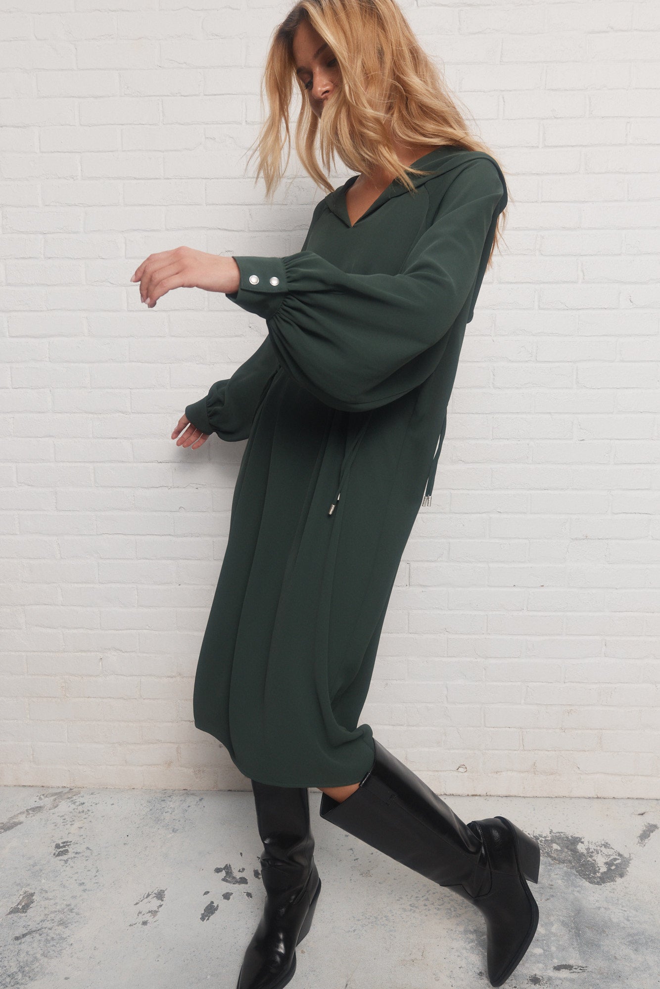 Josiann | Robe verte à capuchon