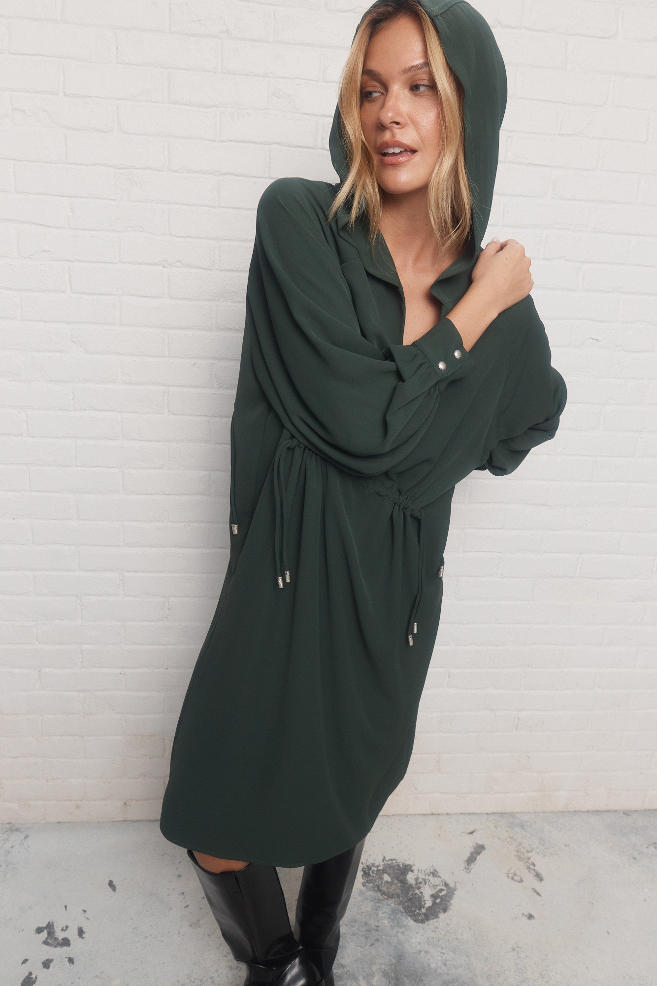 Josiann | Robe verte à capuchon
