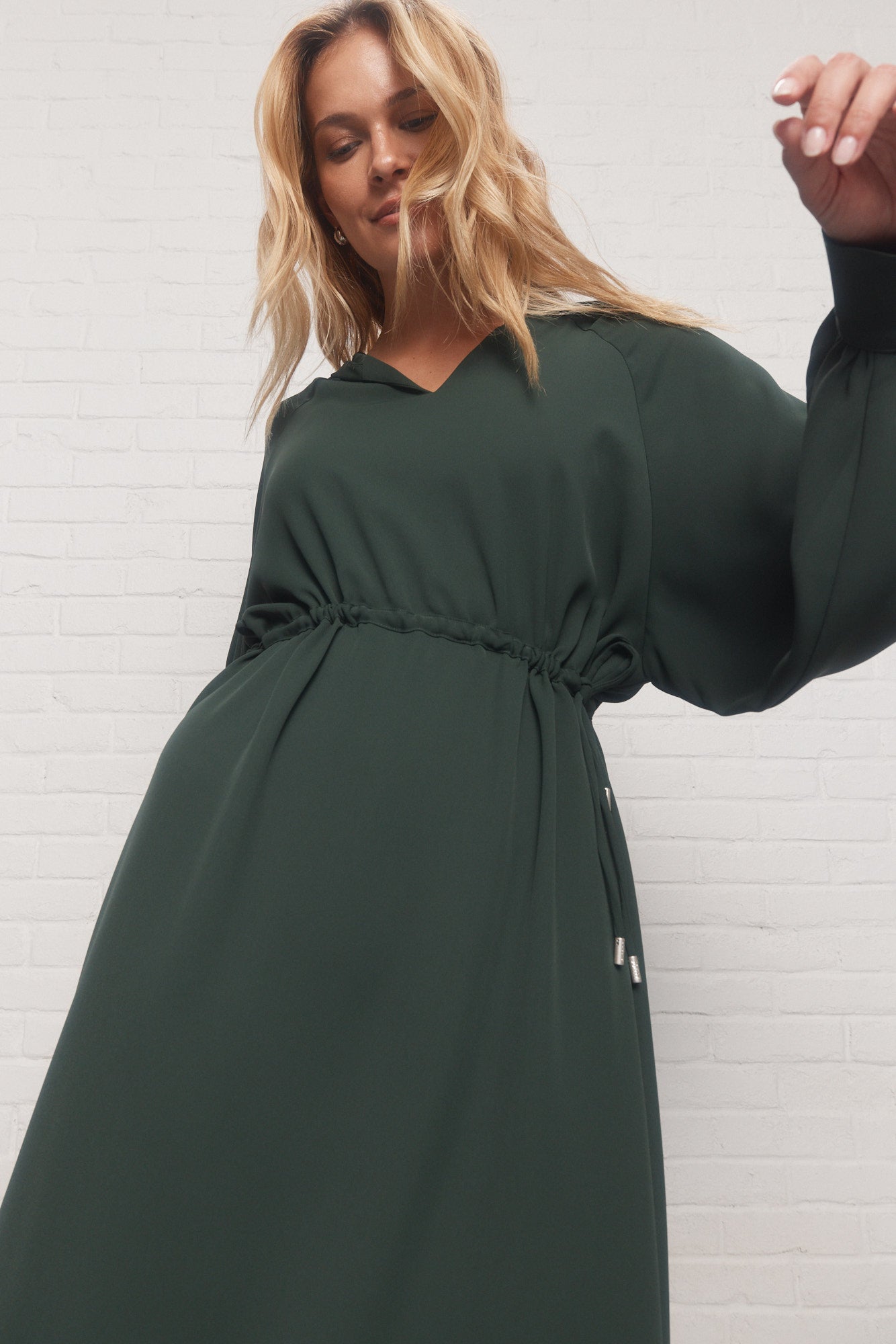 Josiann | Robe verte à capuchon