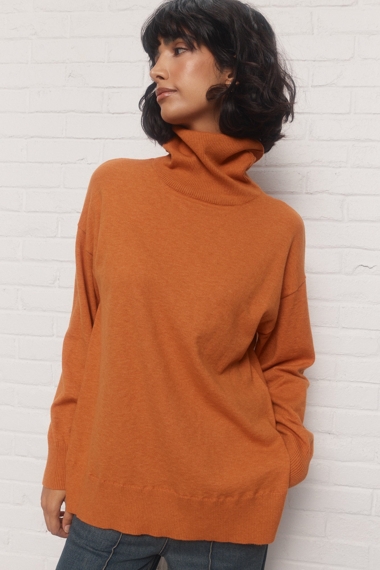 Sinclair | Chandail orange à col roulé