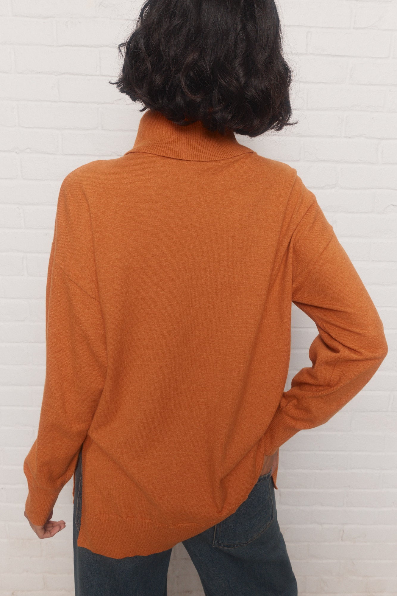 Sinclair | Chandail orange à col roulé