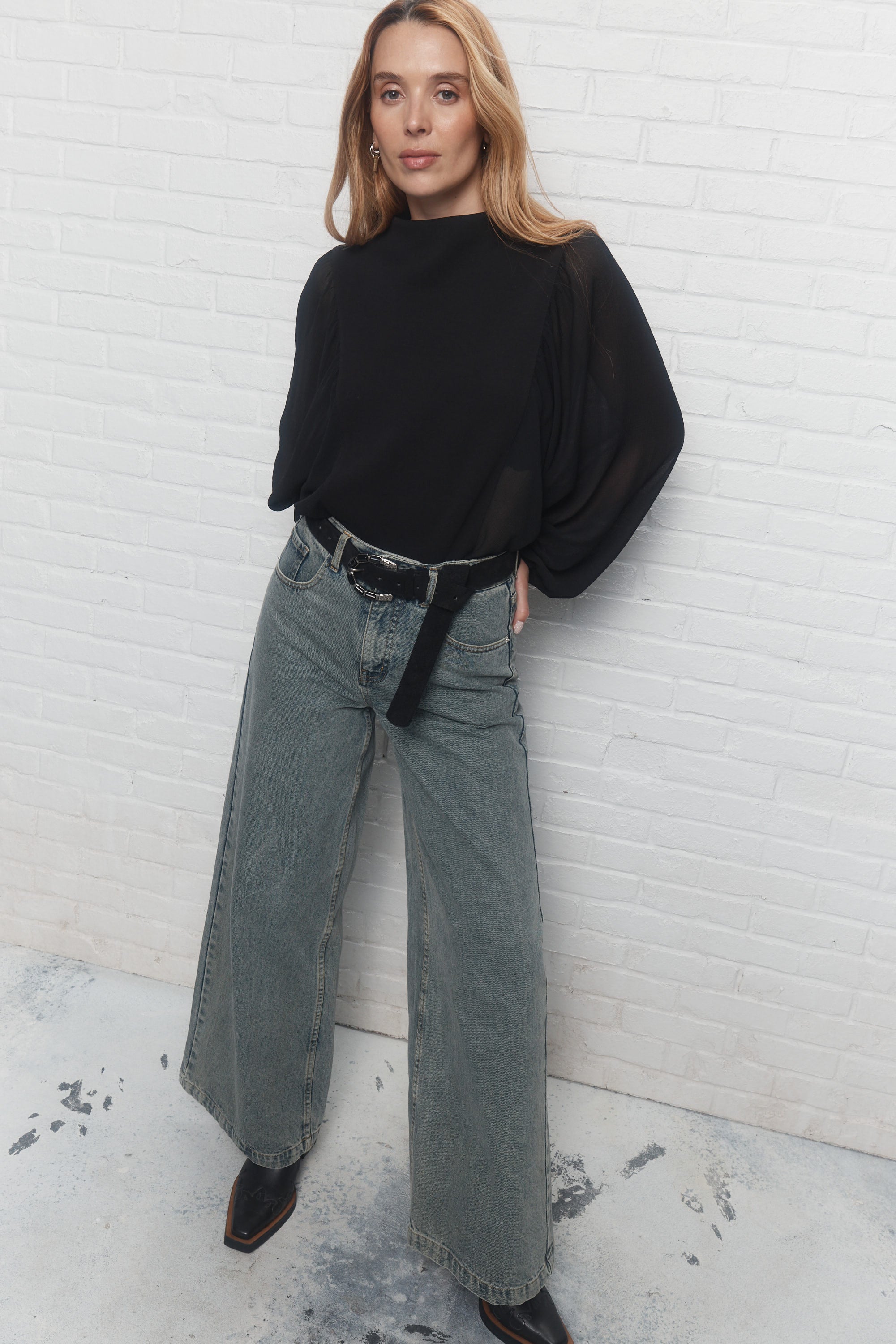 Nova | Chandail noir manches à transparentes