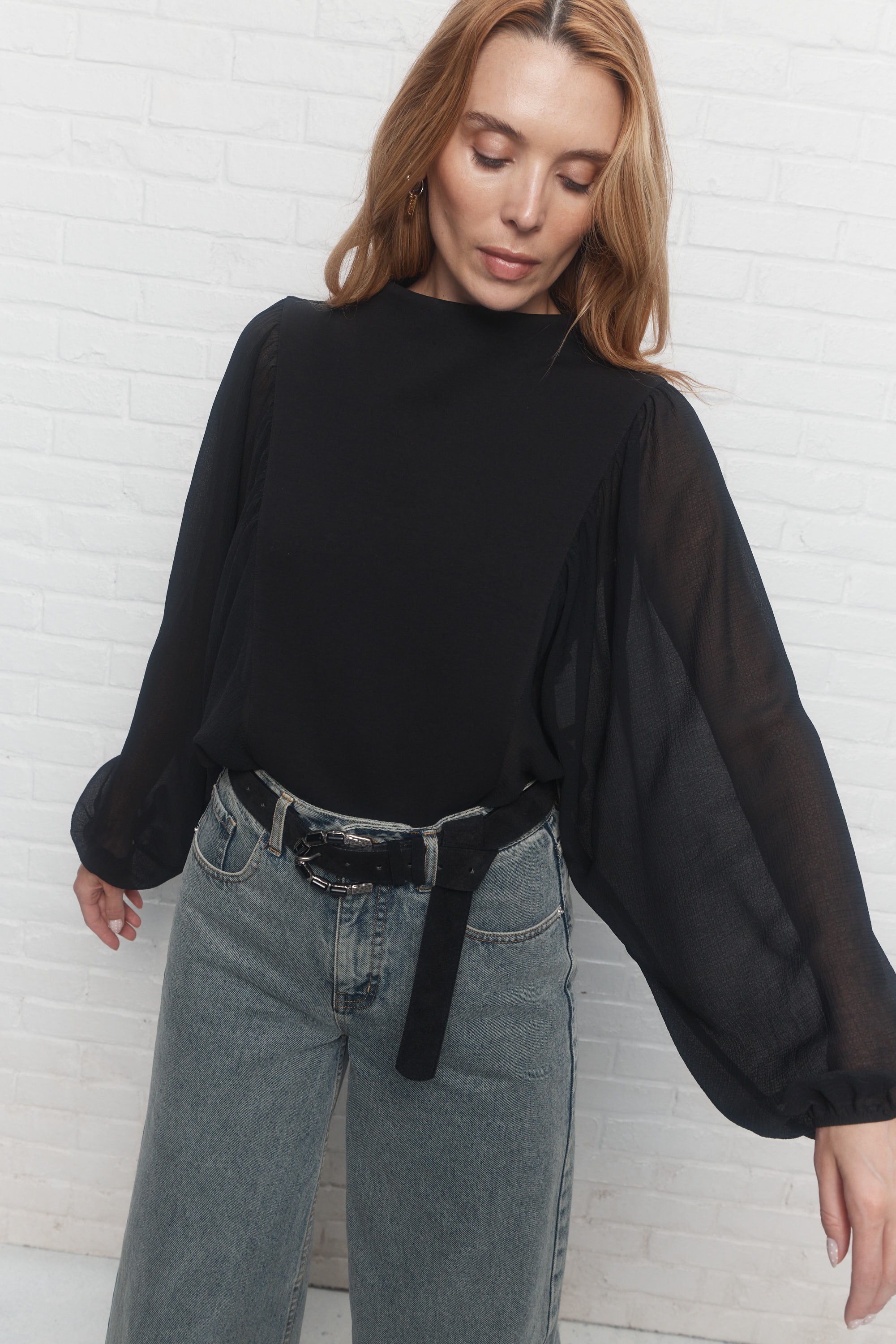Nova | Chandail noir manches à transparentes
