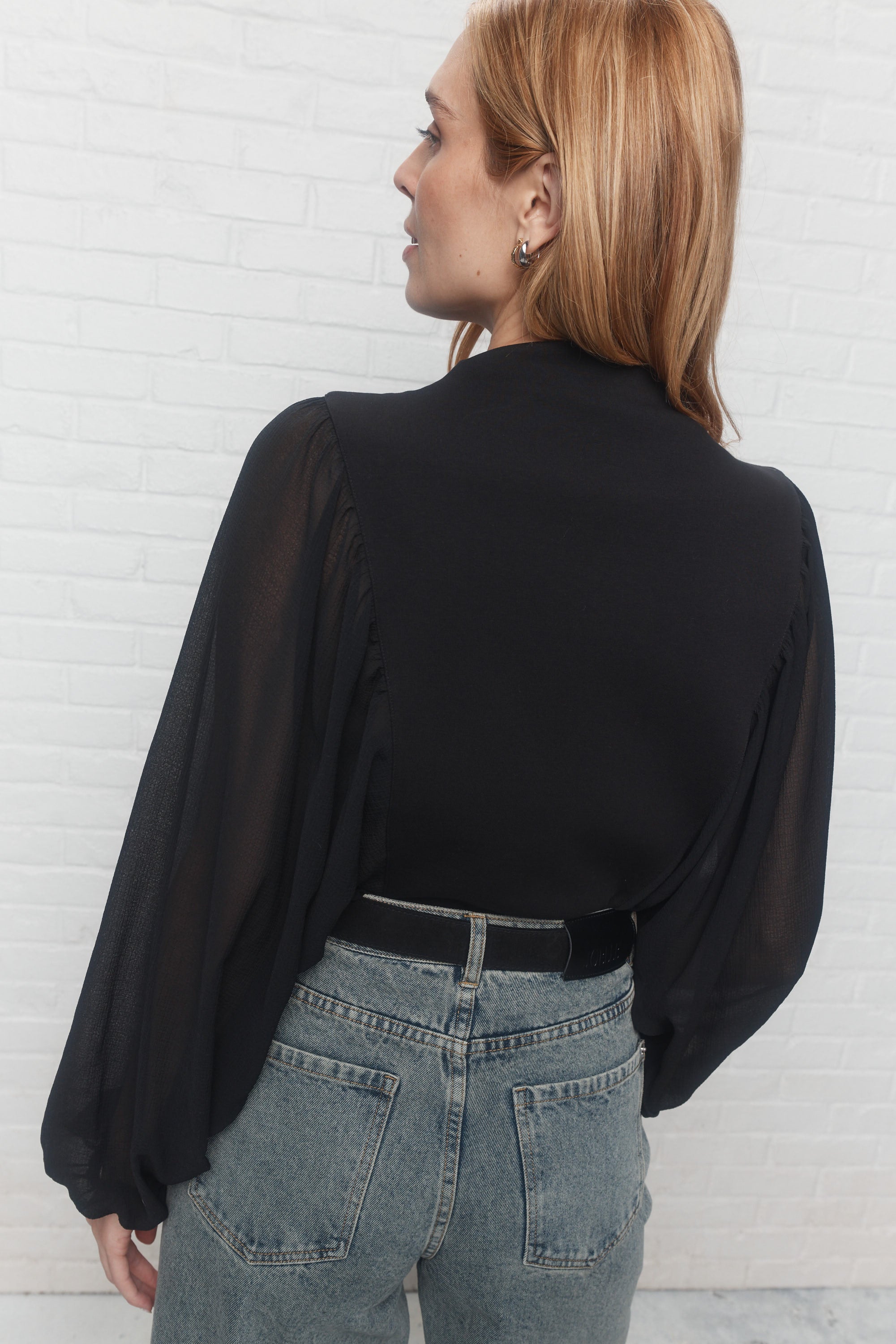 Nova | Chandail noir manches à transparentes
