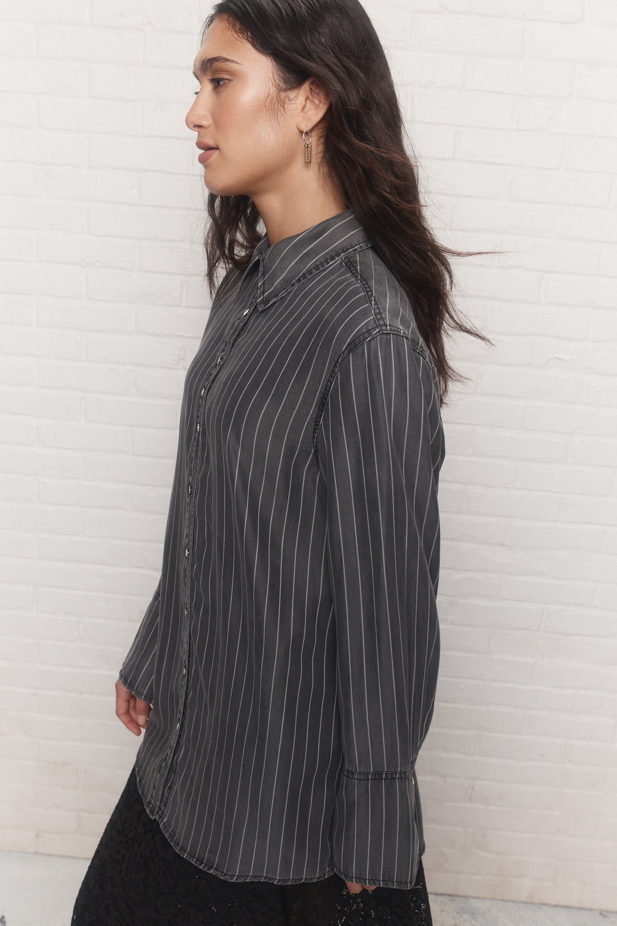 Valentine | Chemise noire à rayures