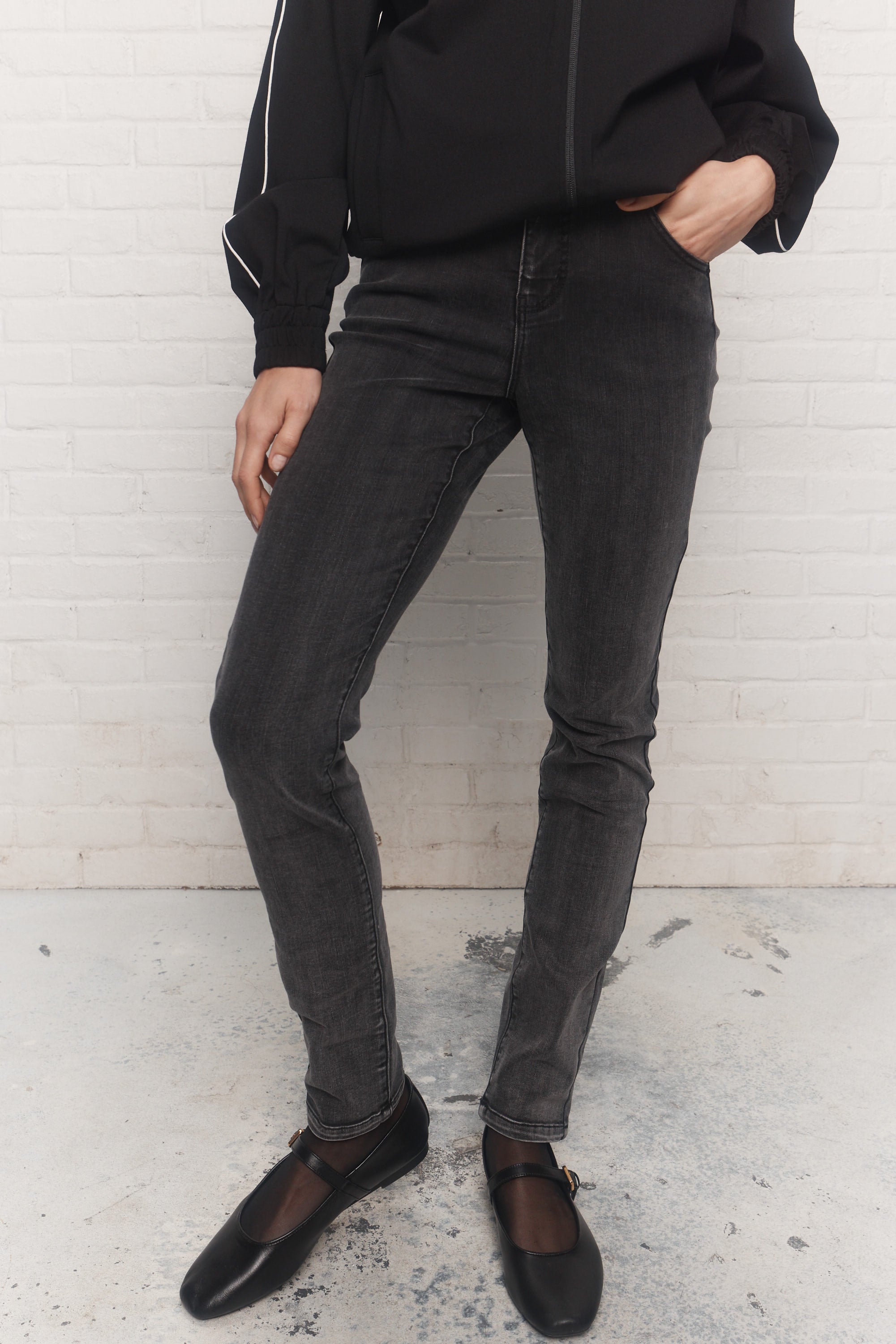 Philippine | Washed black jeans