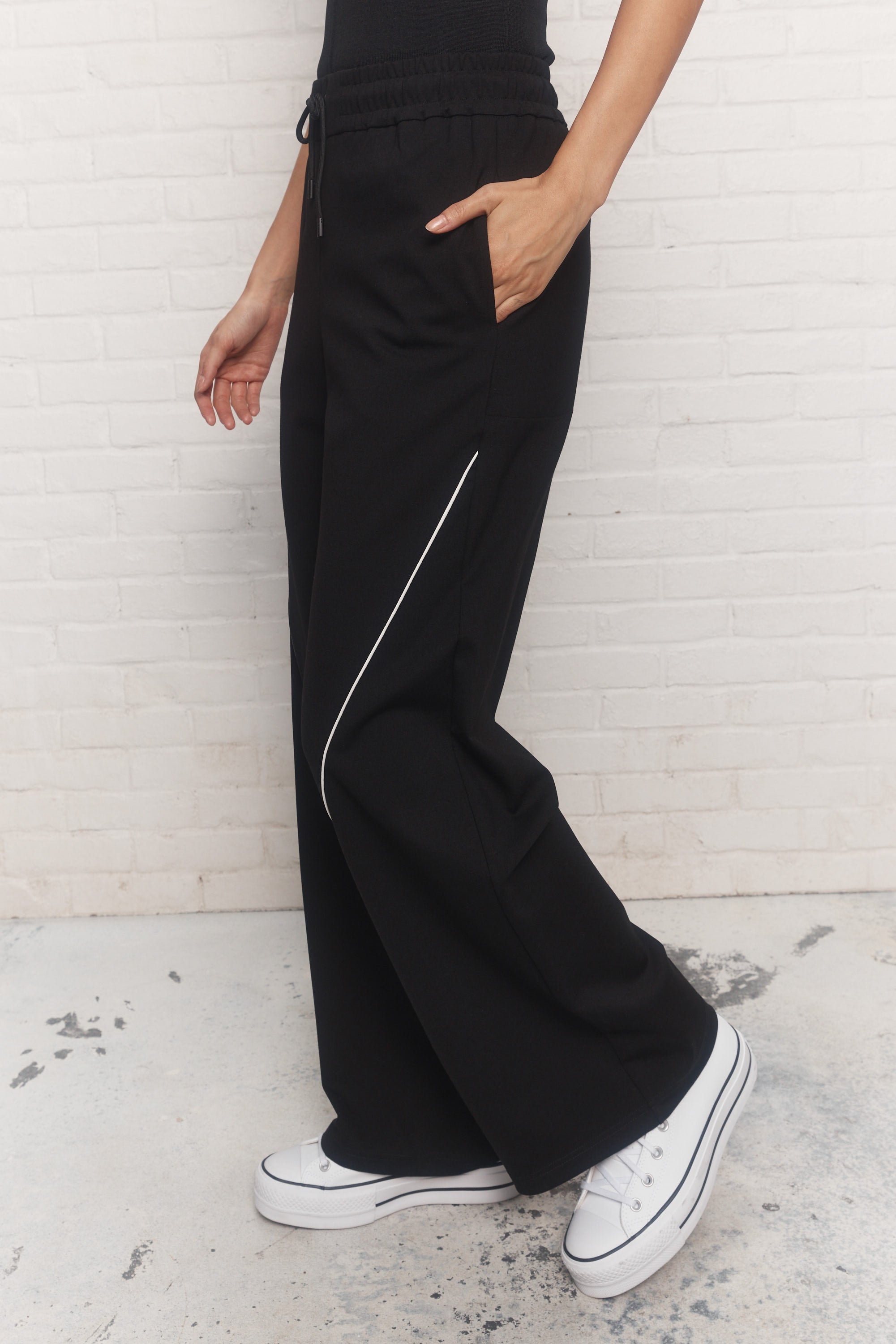 Tribbiani | Black pants