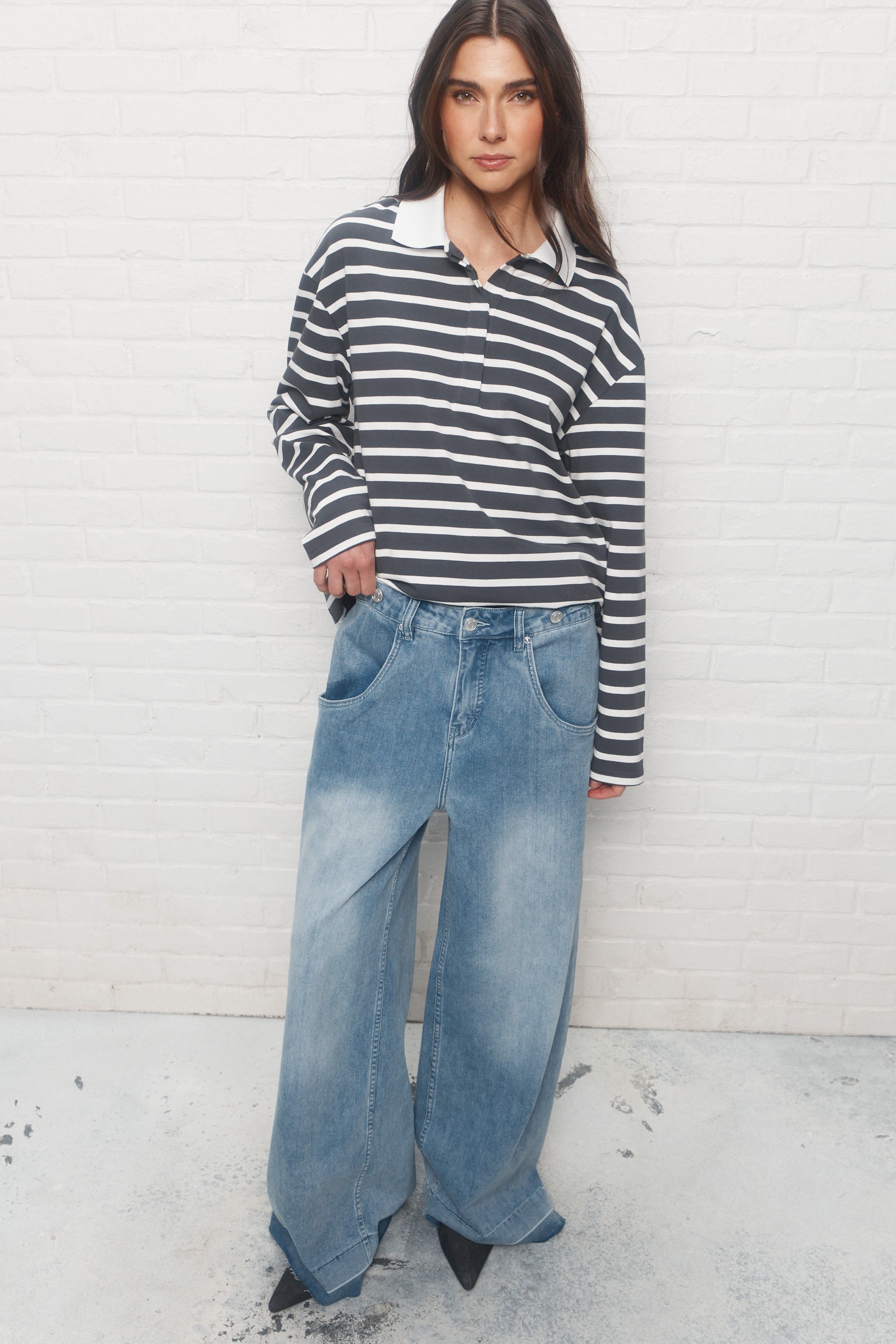 Allure | Faded blue jeans