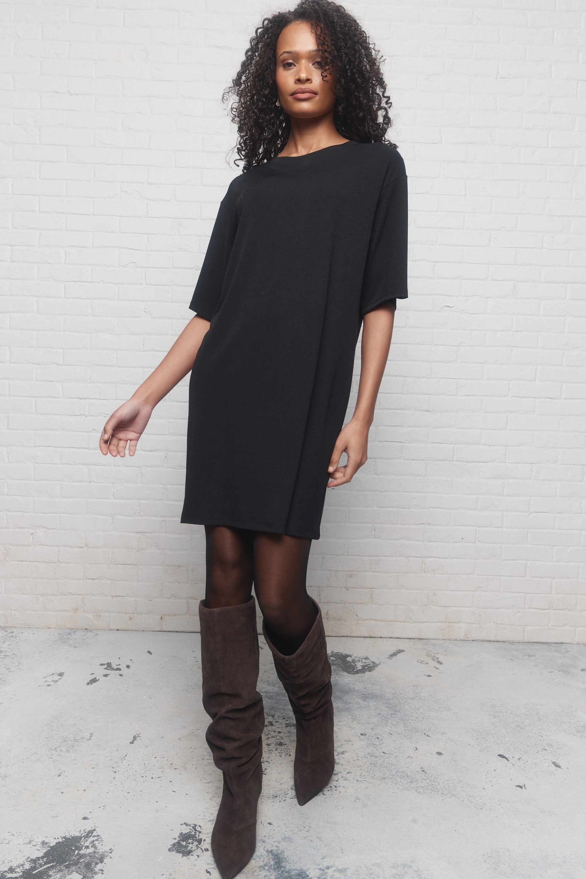 Robe Noire Karakal Manches Courtes - Taille 38, Jamais Portée, Sans étiquette
