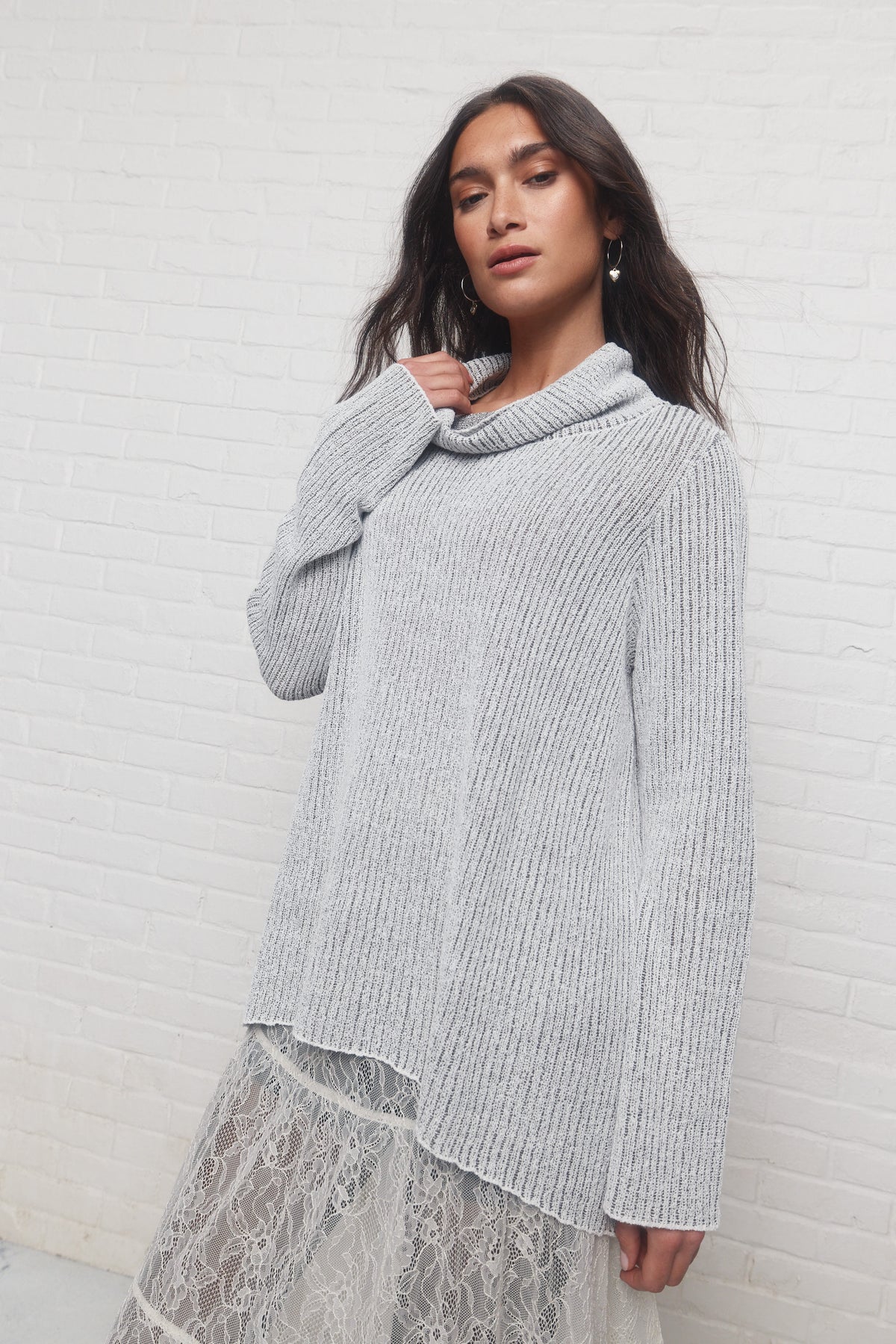Lazer | Chandail gris foncé JOELLE à col drapé | Femme