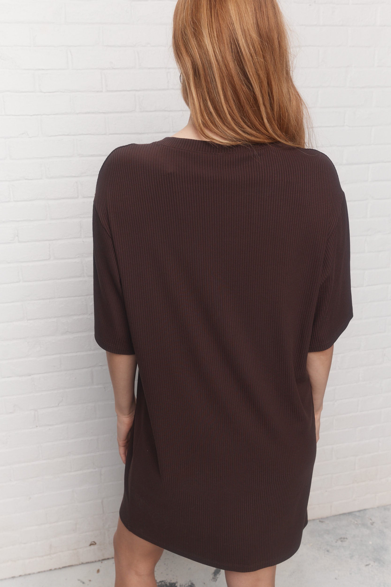 Kara Robe t-shirt brune JOELLE Collection