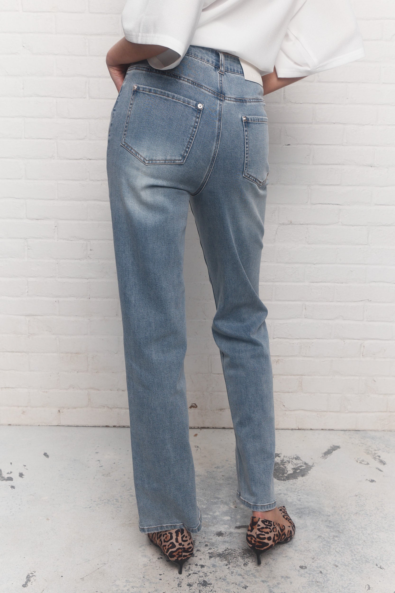 Poe | Faded blue jeans