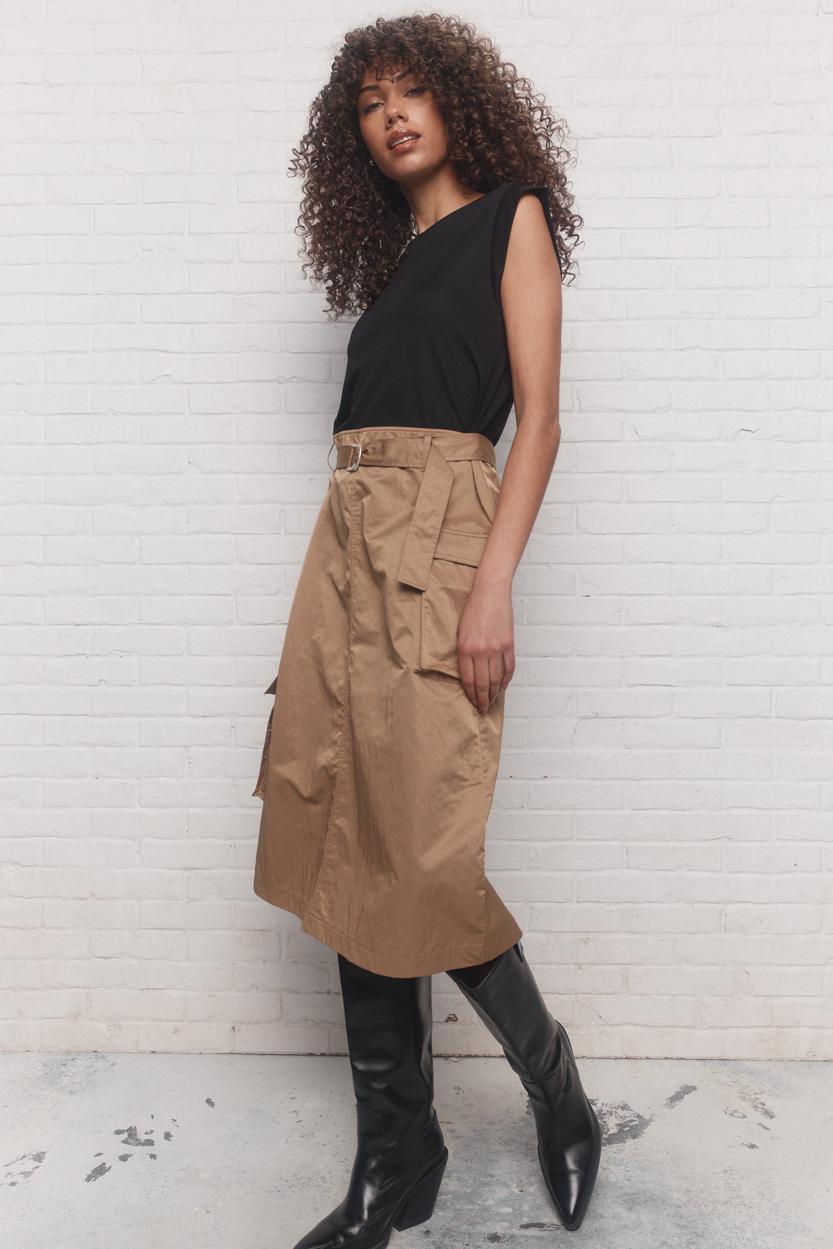 Selah | Robe droite 2-en-1 noire et beige