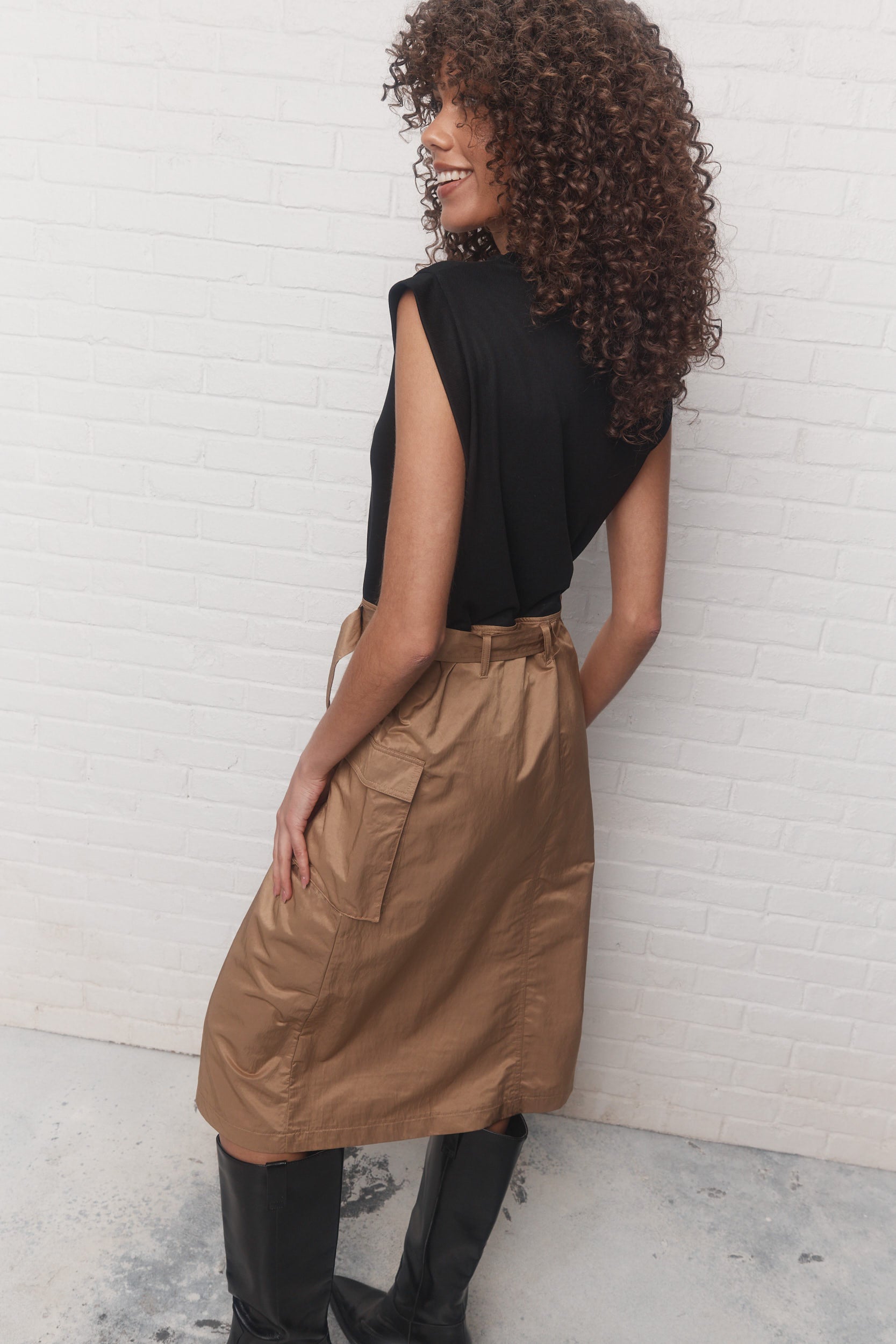 Selah | Robe droite 2-en-1 noire et beige